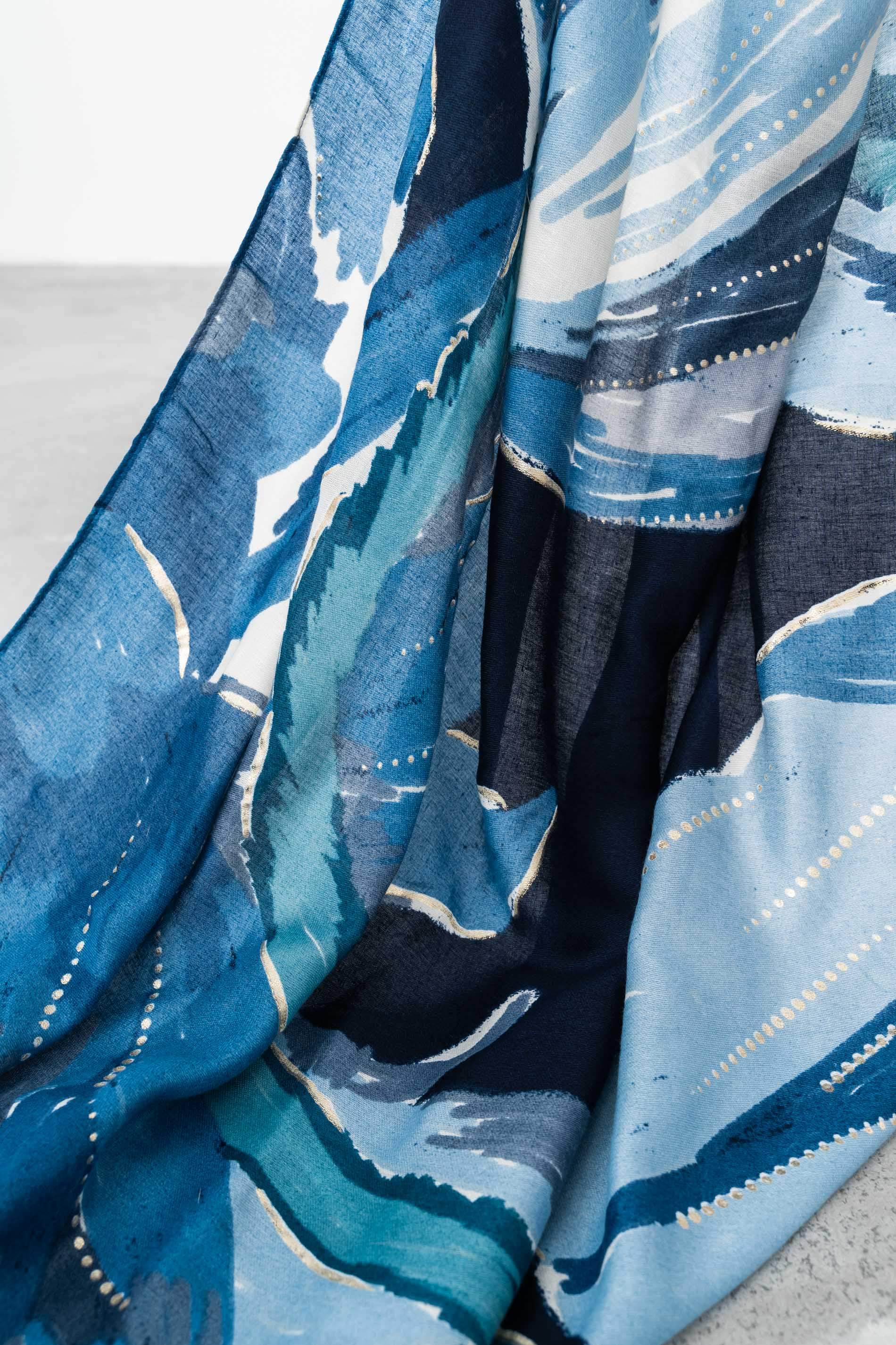 FOULARD FLOR DETALLE ORO AZUL