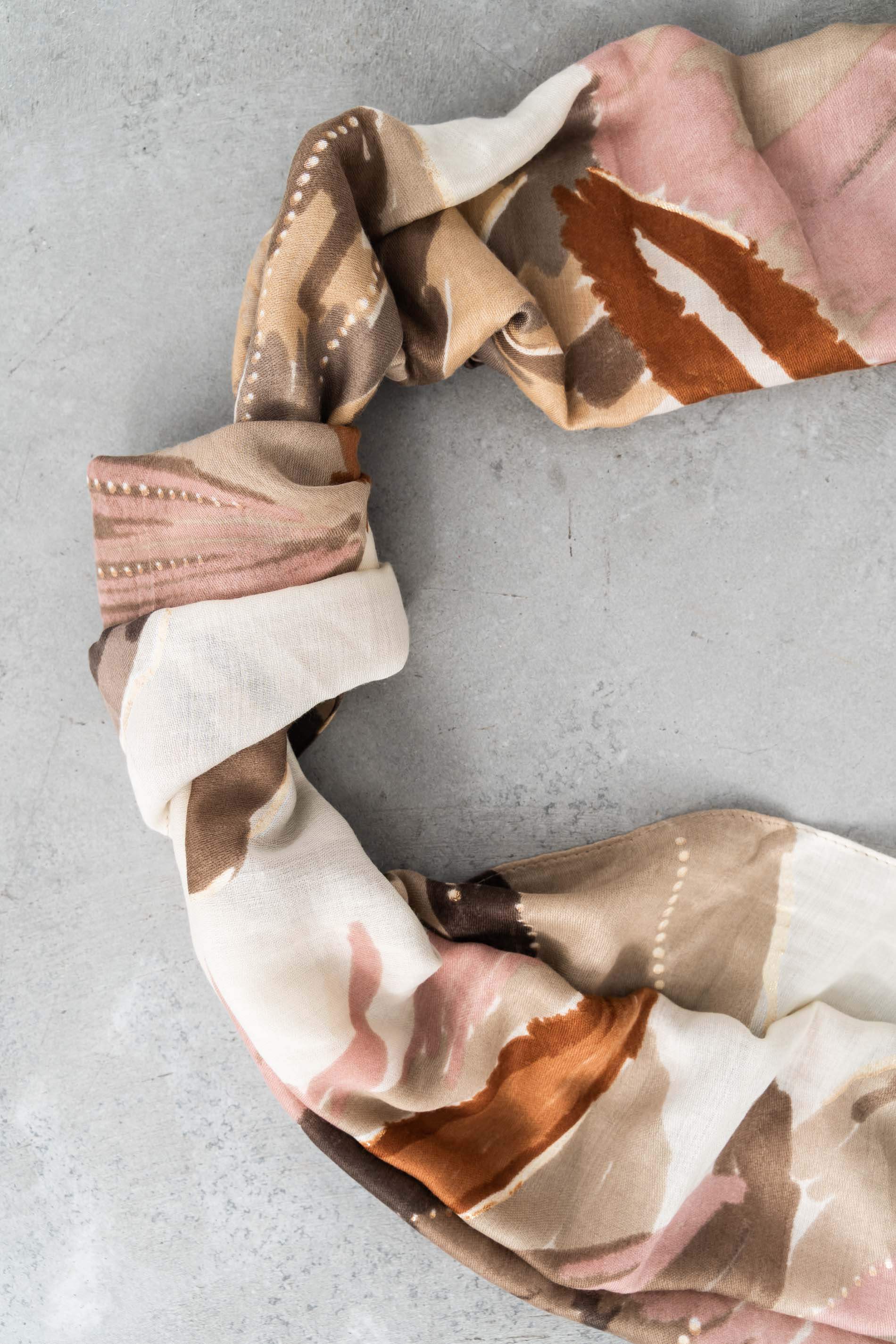 FOULARD FLOR DETALLE ORO BEIGE