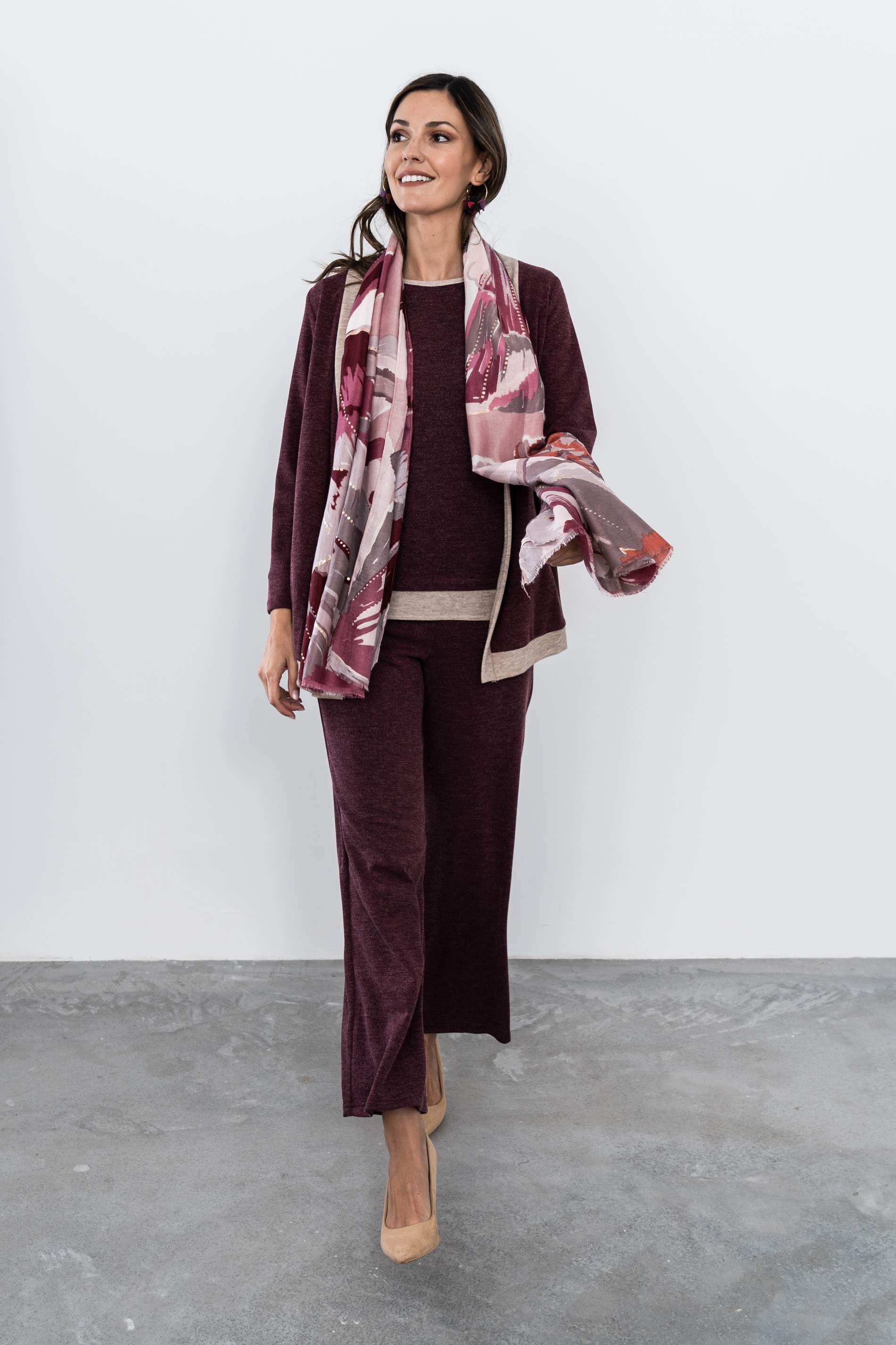 FOULARD FLOR DETALLE ORO BURDEOS