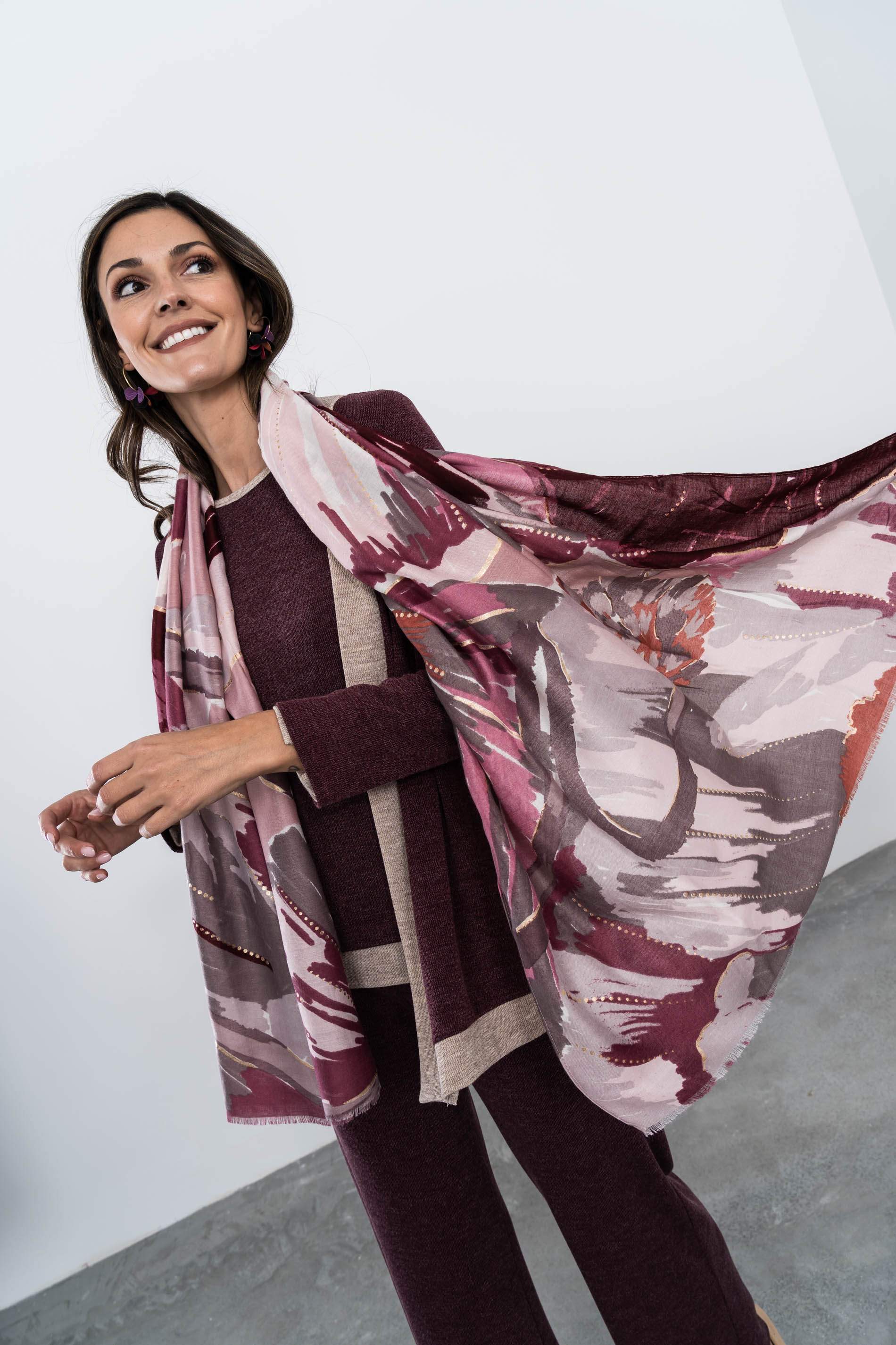 FOULARD FLOR DETALLE ORO BURDEOS