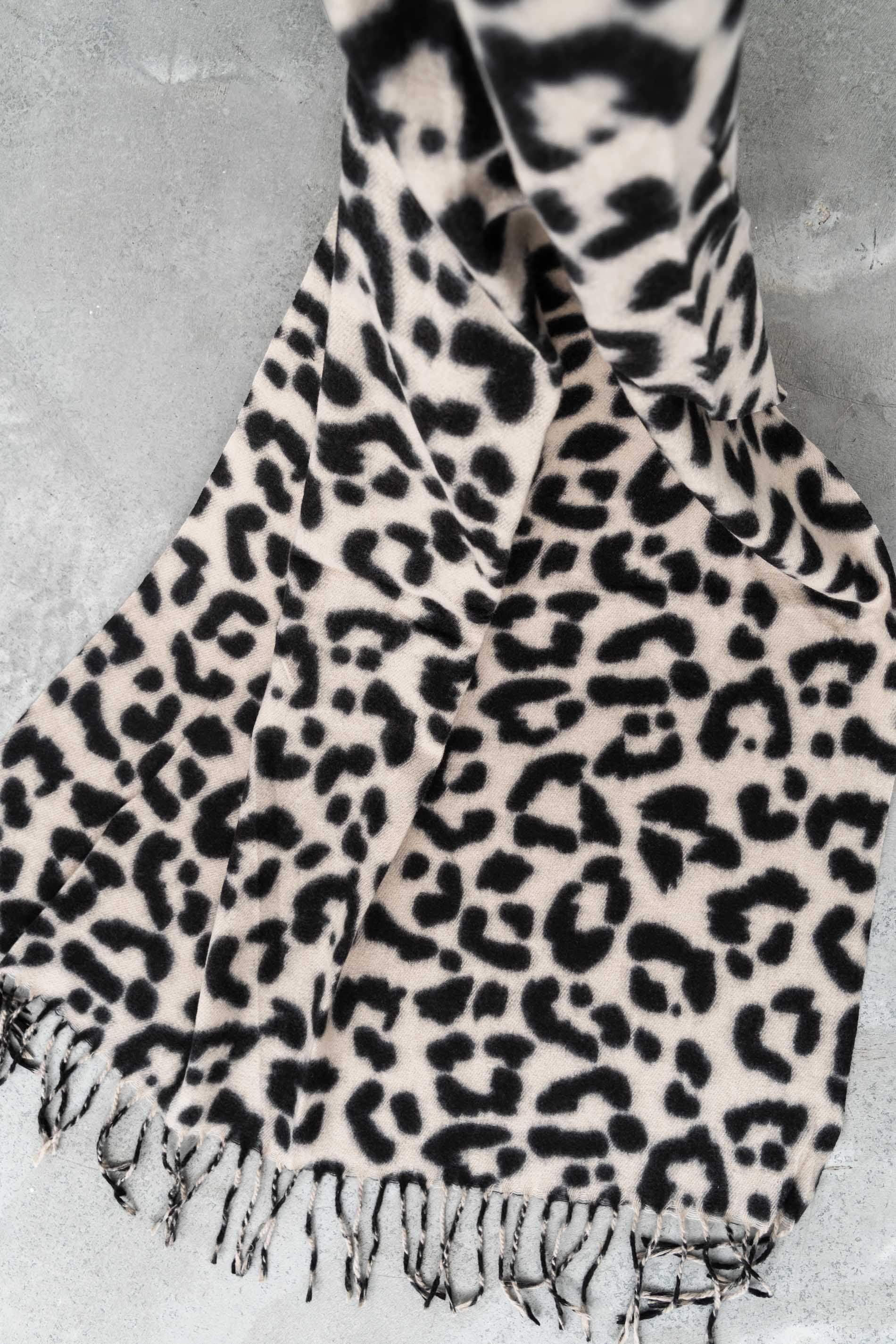 ESTOLA CÁLIDA ANIMAL BEIGE