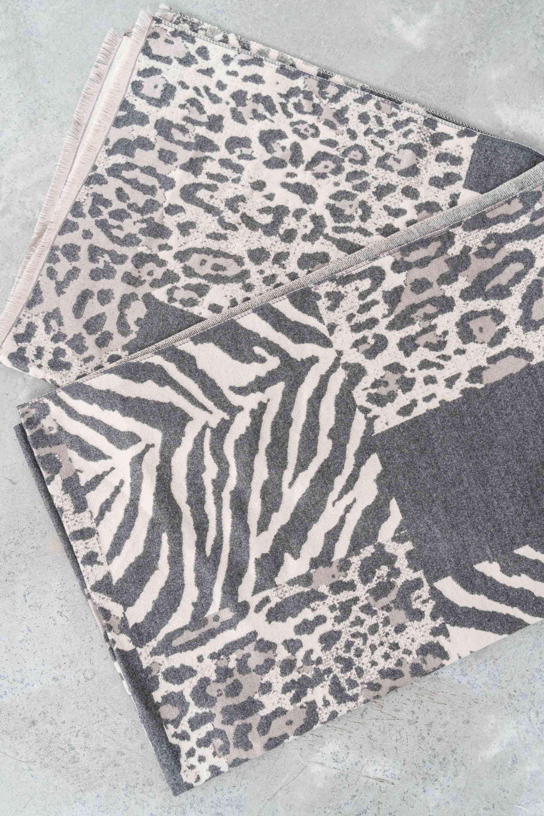 ESTOLA PATCHWORD ANIMAL GRIS