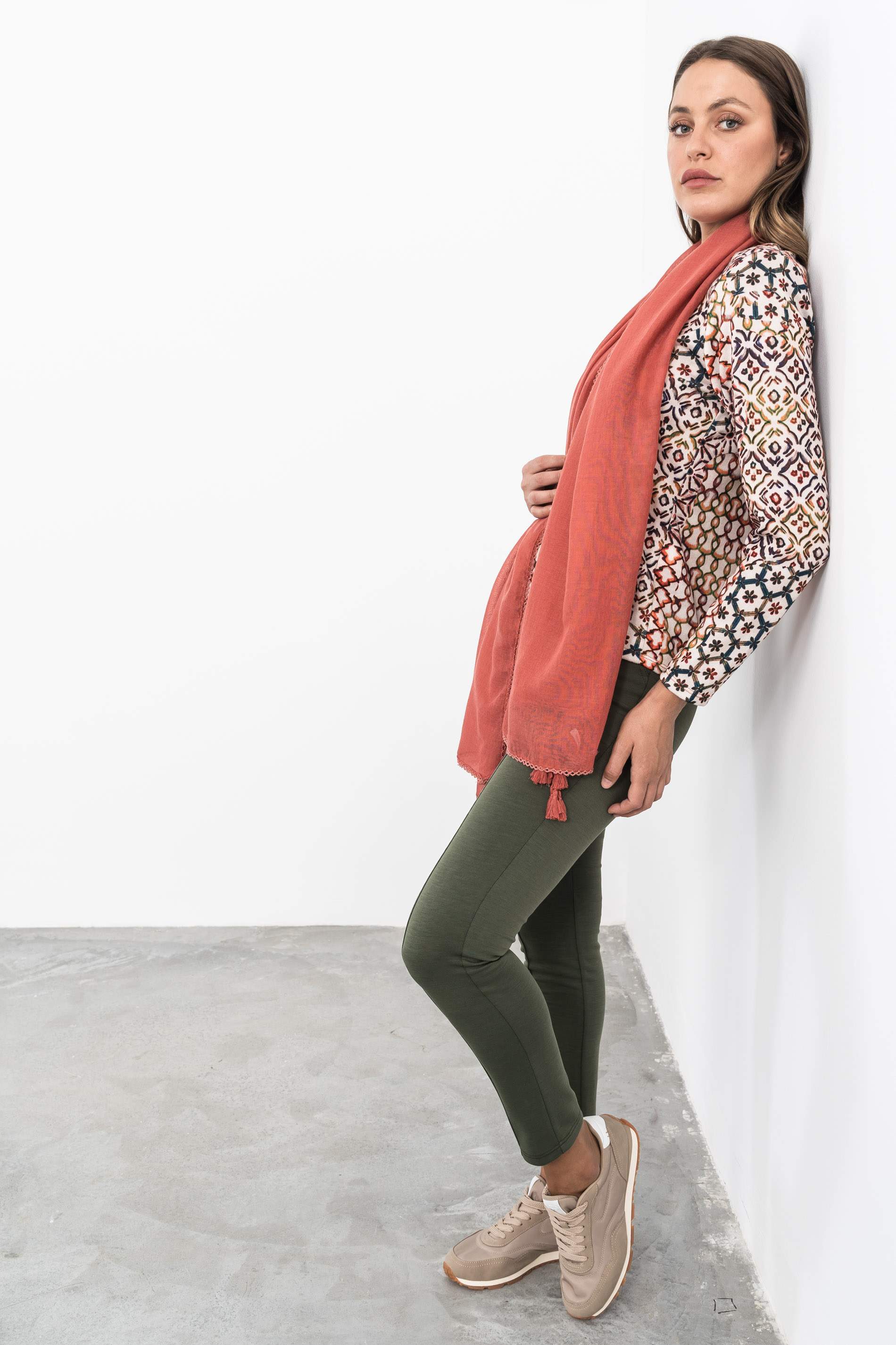 FOULARD LISO POMPONES CALDERA