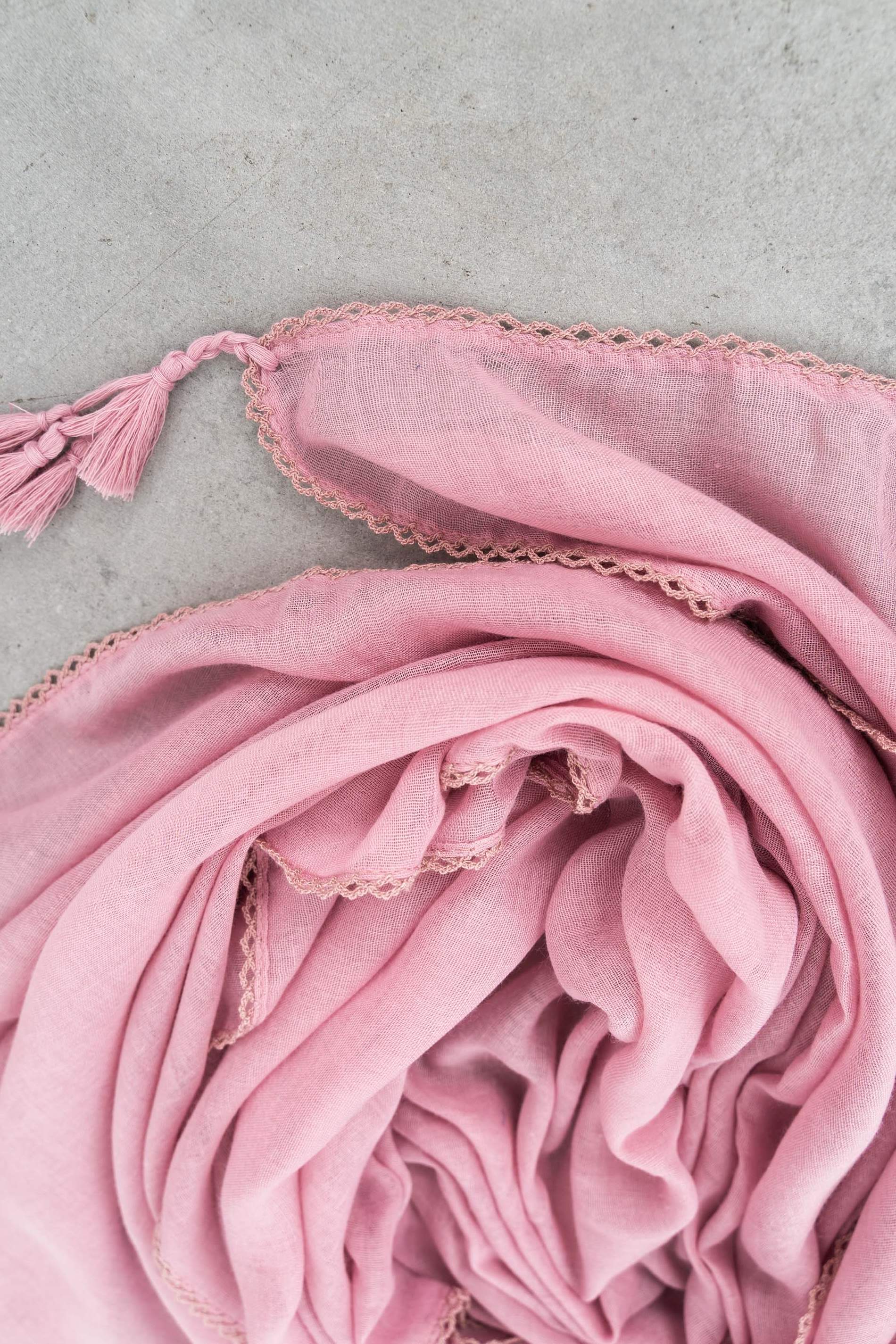 FOULARD LISO POMPONES ROSA