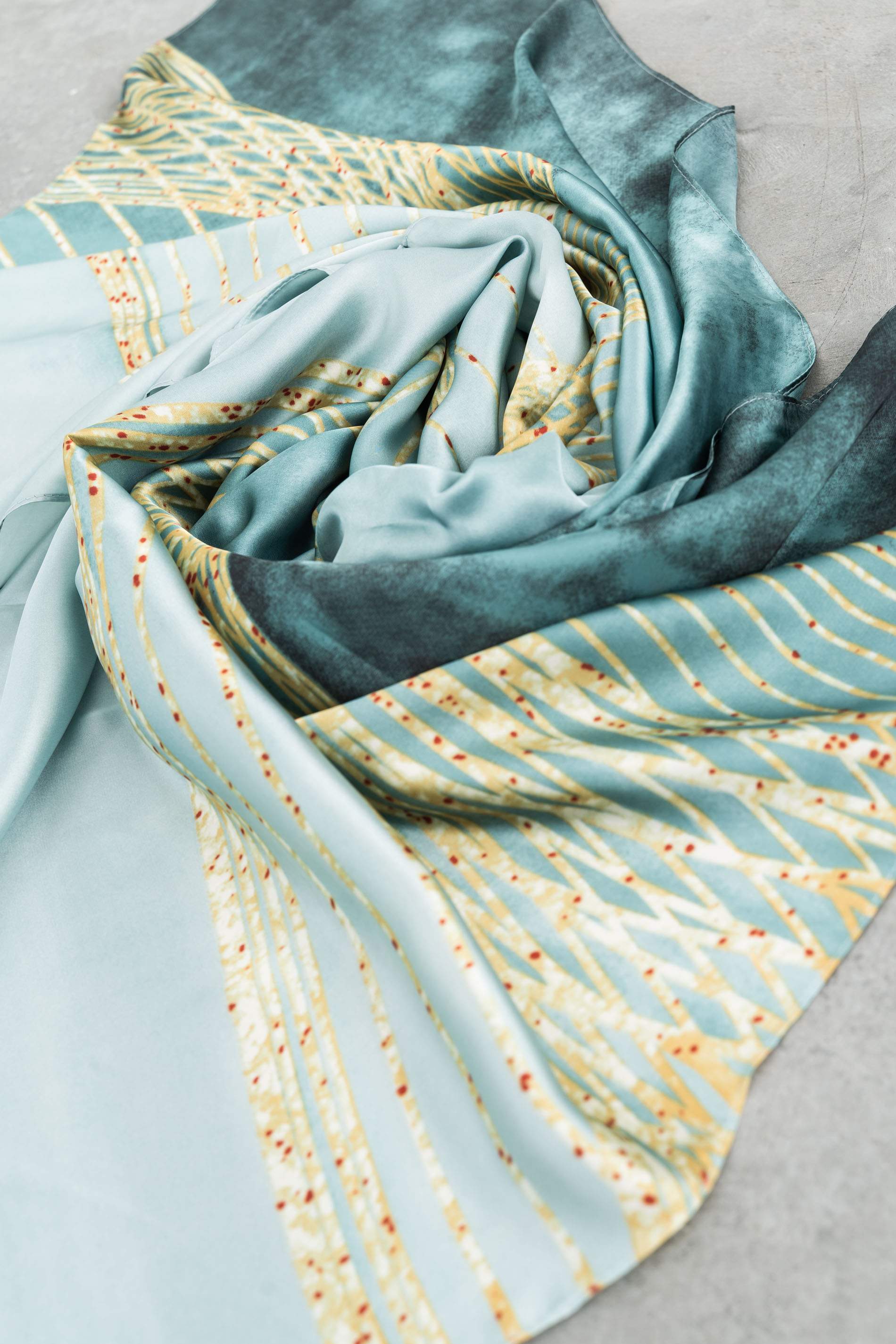 FOULARD EFECTO SEDA TRAZOS