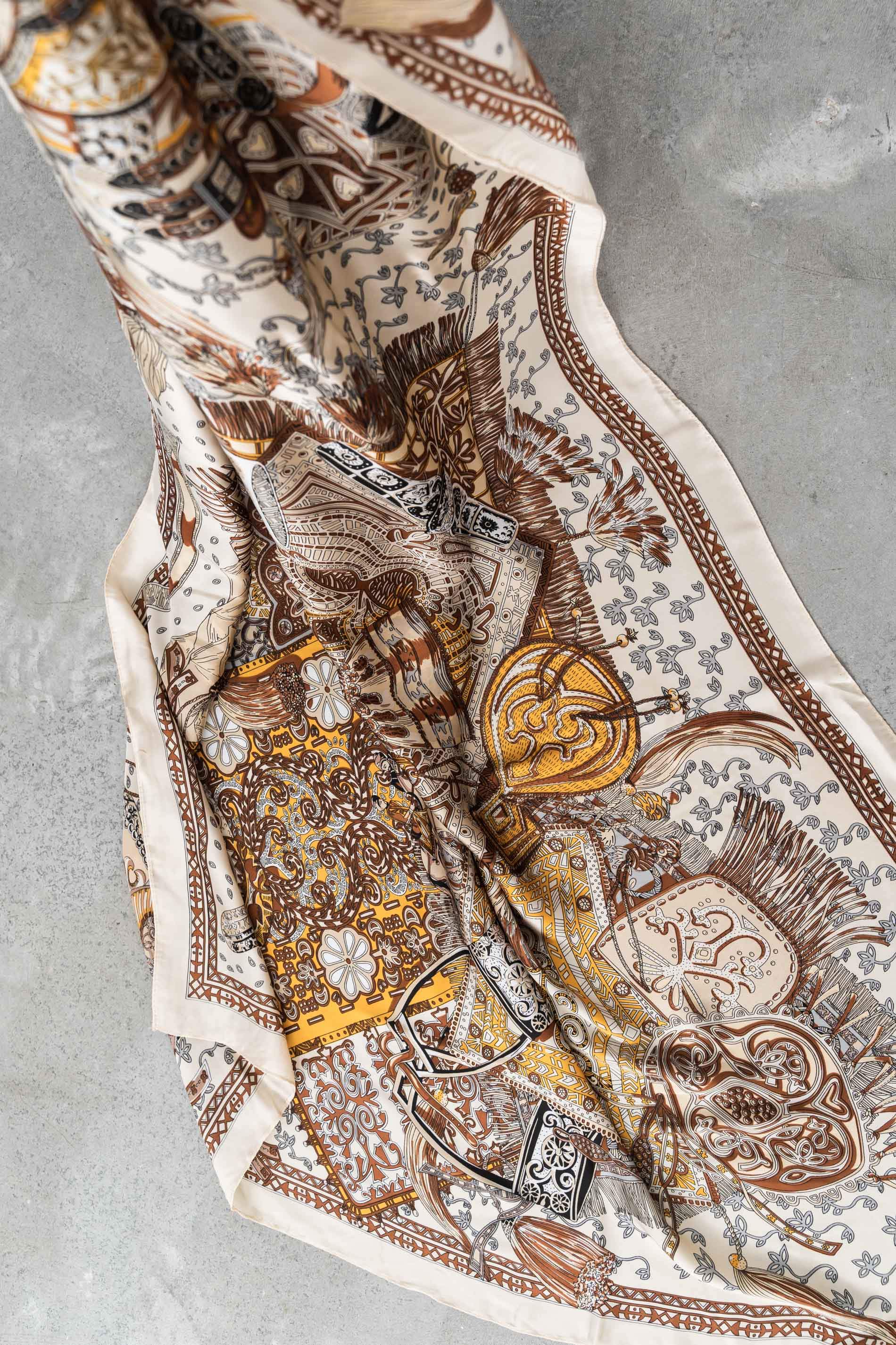 FOULARD EFECTO SEDA JINETE BEIGE