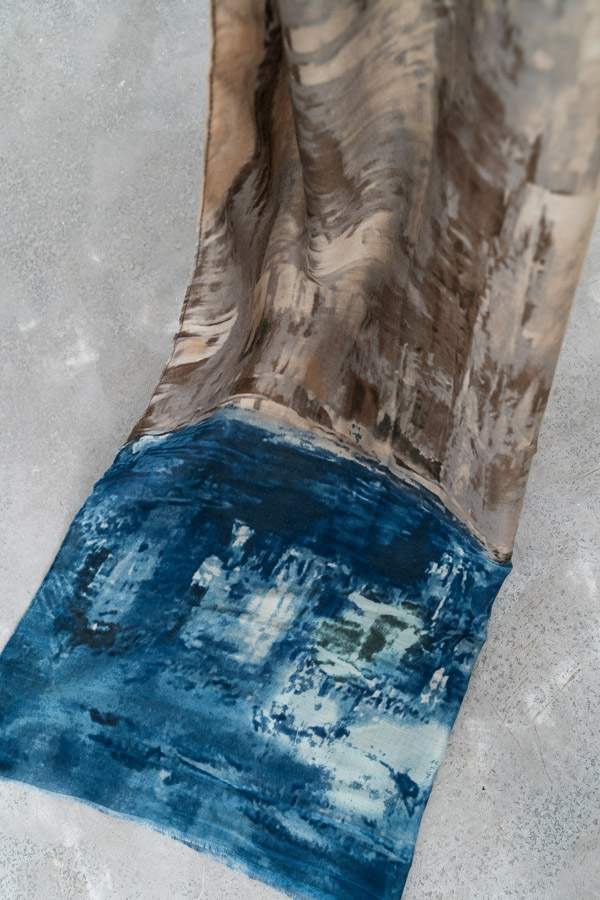 FOULARD ESTAMPADO ABSTRACTO AZUL