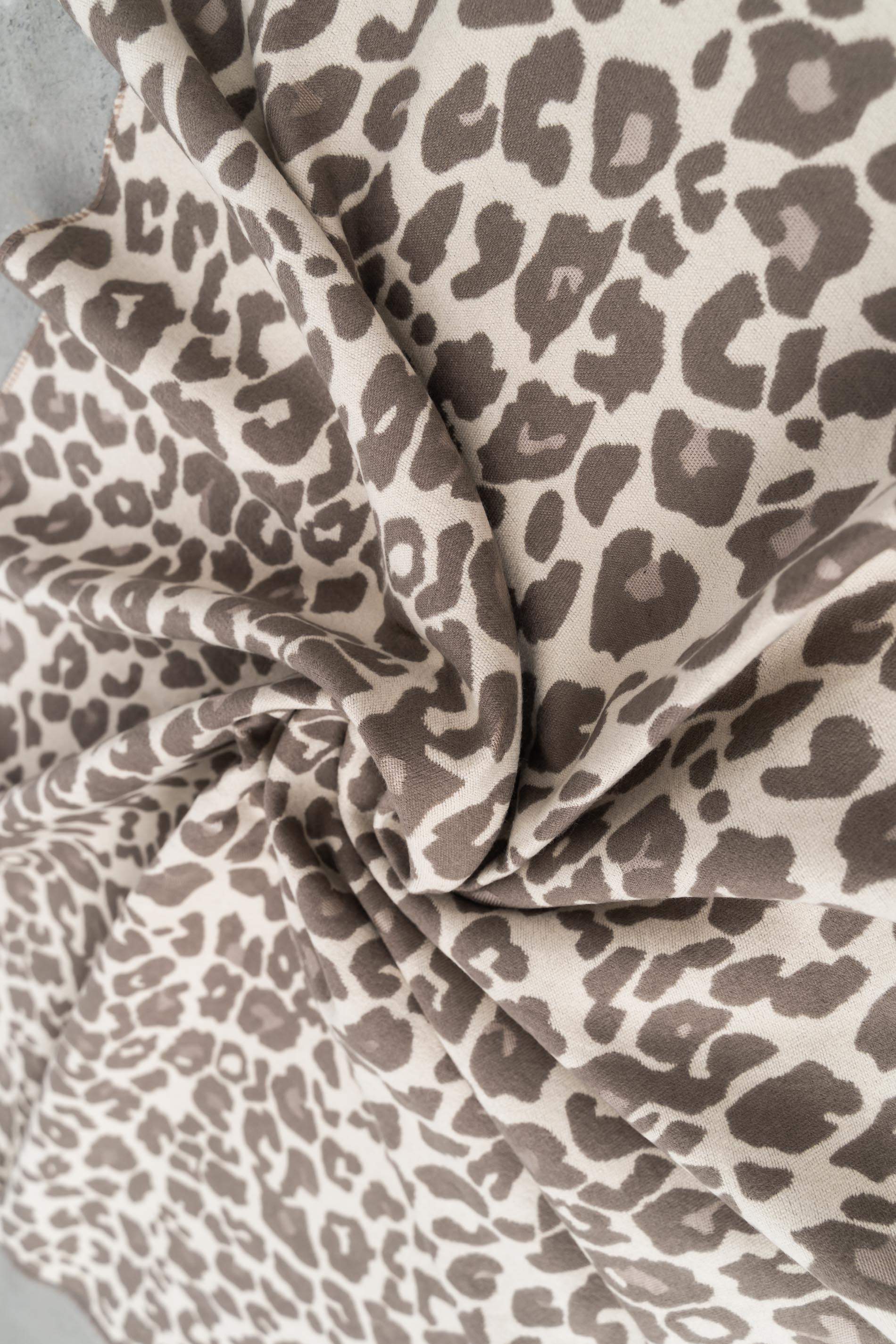 ESTOLA REVERSIBLE ANIMAL GRIS