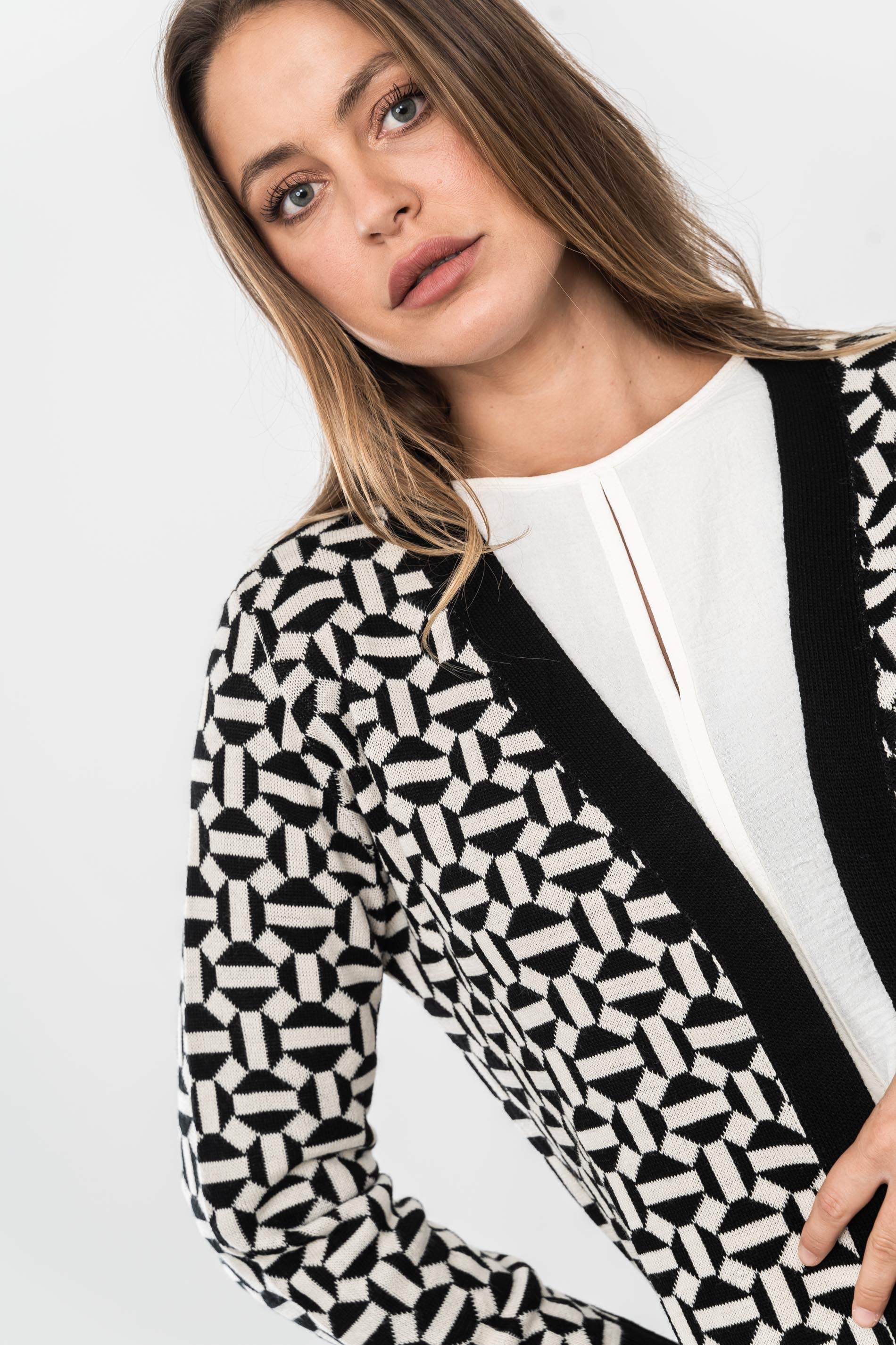 CHAQUETA GEOMÉTRICOS NEGRO