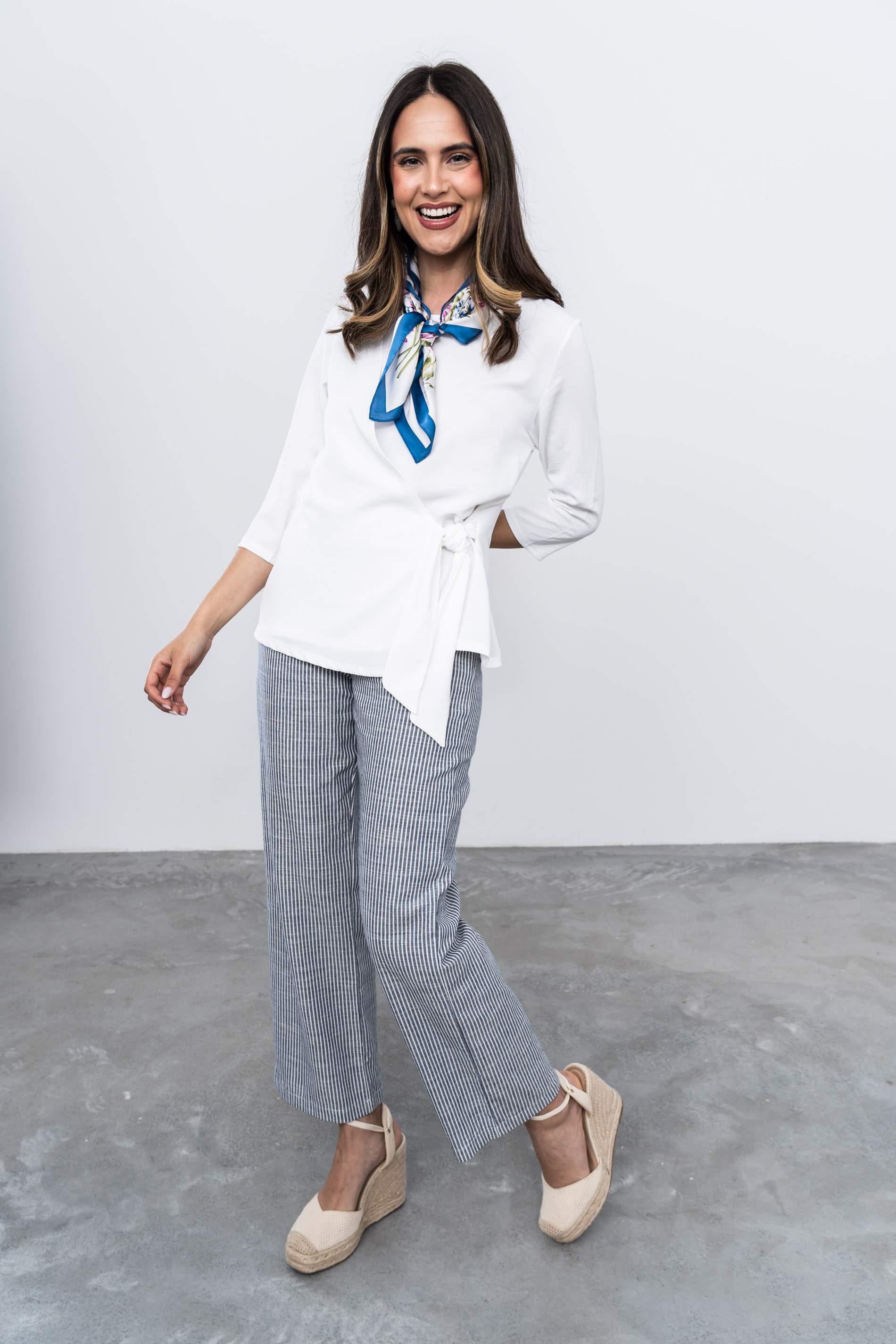 BLUSA EFECTO CRUZADO MANGA FRANCESA MARFIL