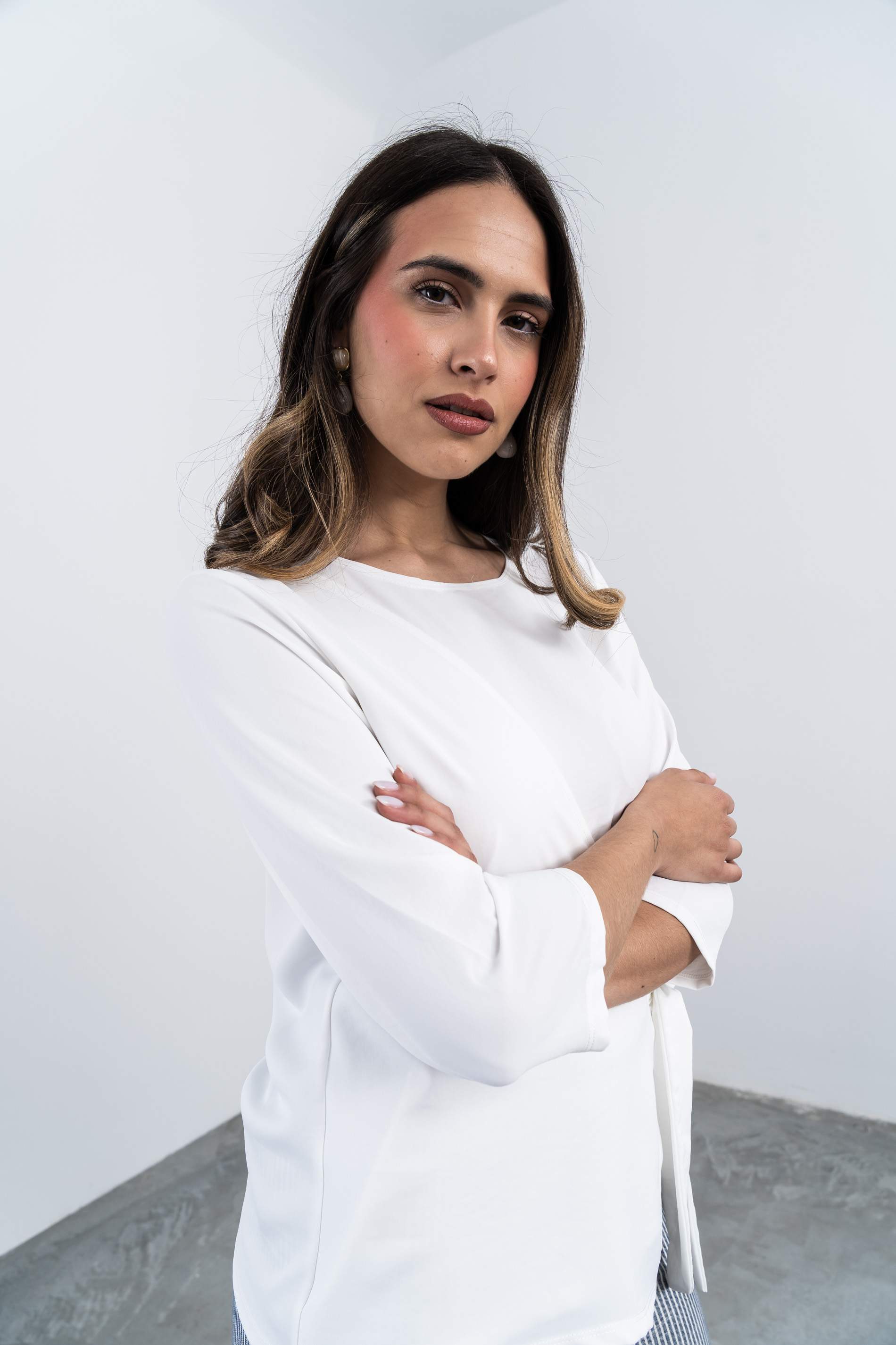 BLUSA EFECTO CRUZADO MANGA FRANCESA MARFIL