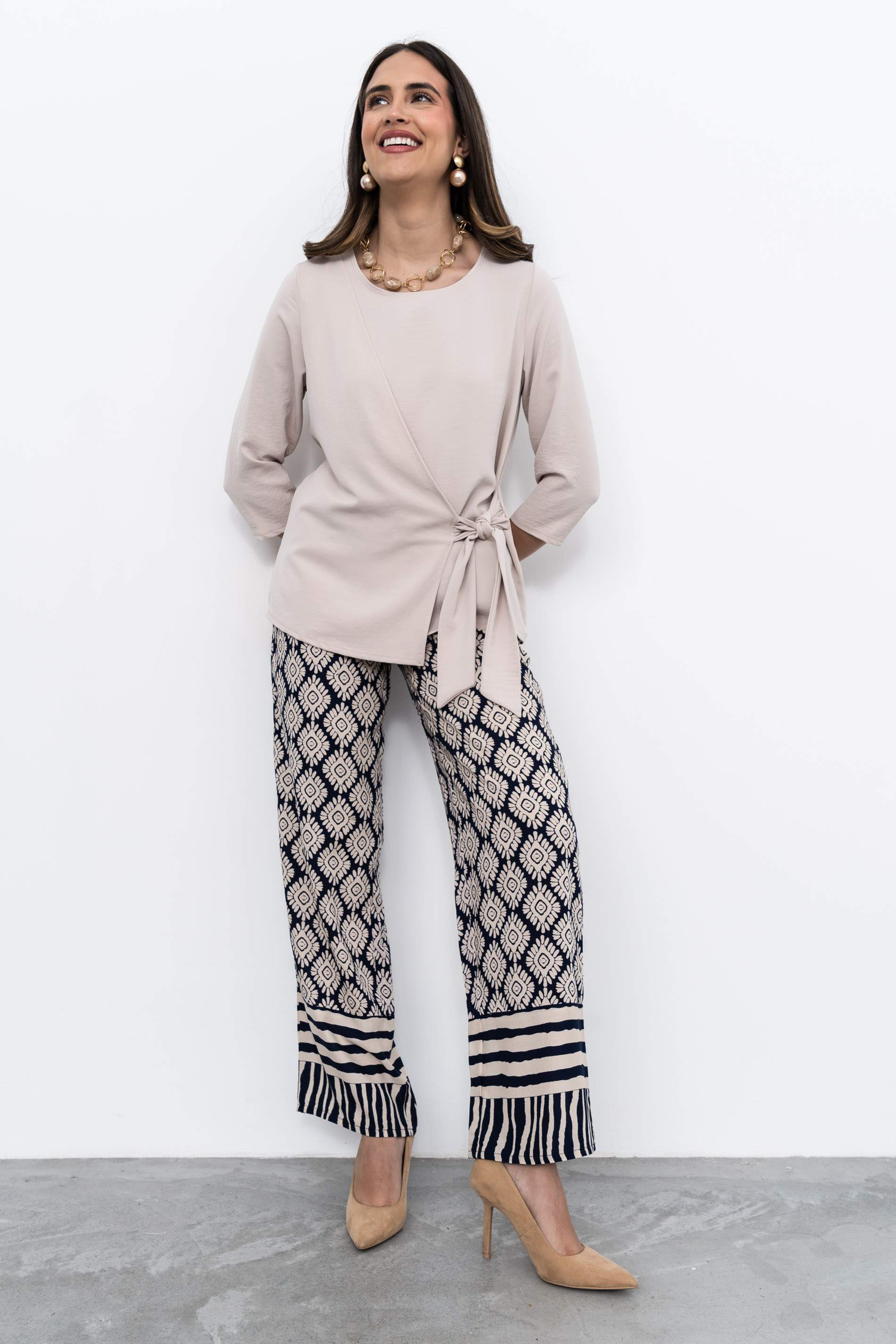 BLUSA EFECTO CRUZADO MANGA FRANCESA BEIGE