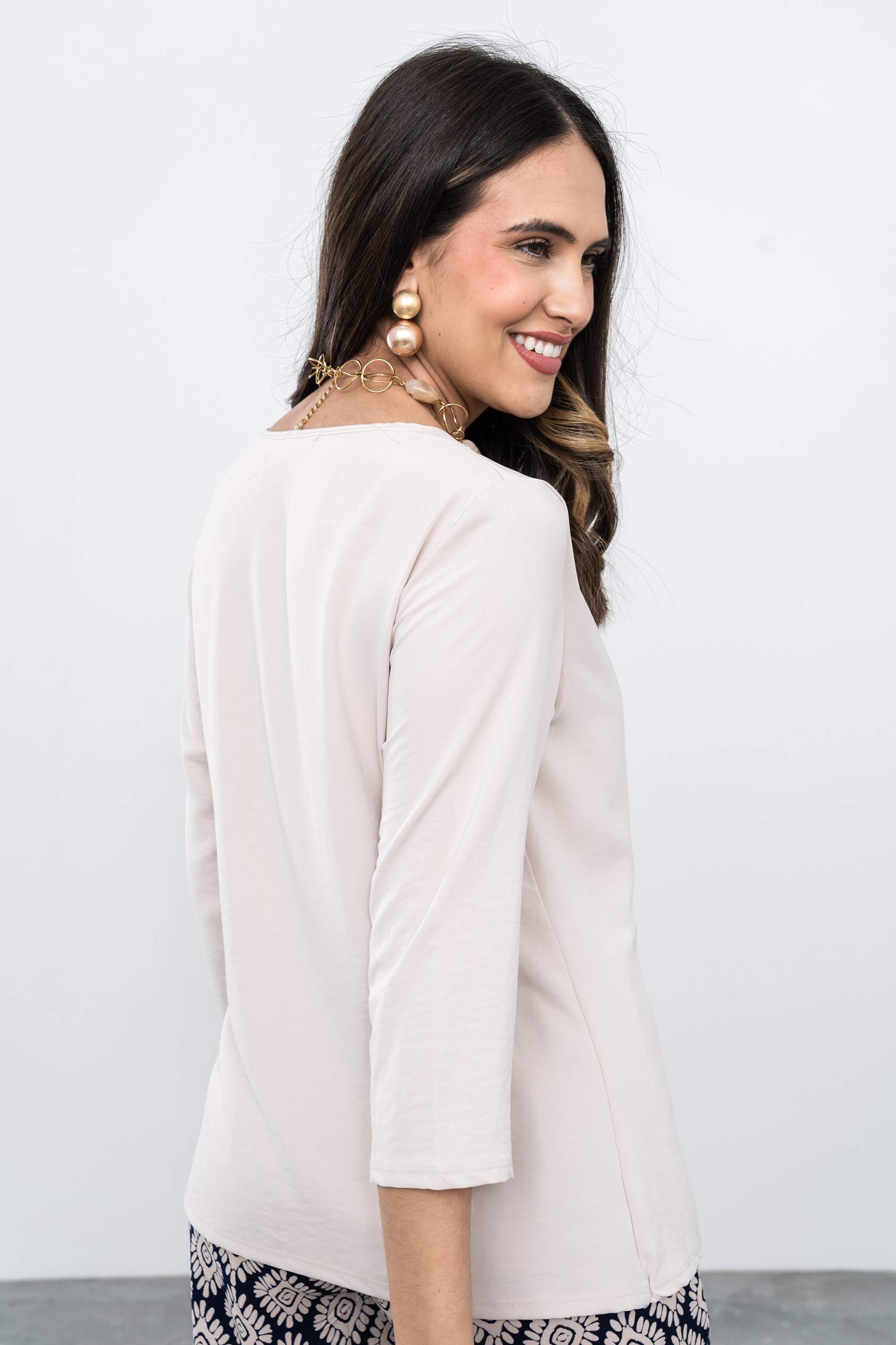 BLUSA EFECTO CRUZADO MANGA FRANCESA BEIGE
