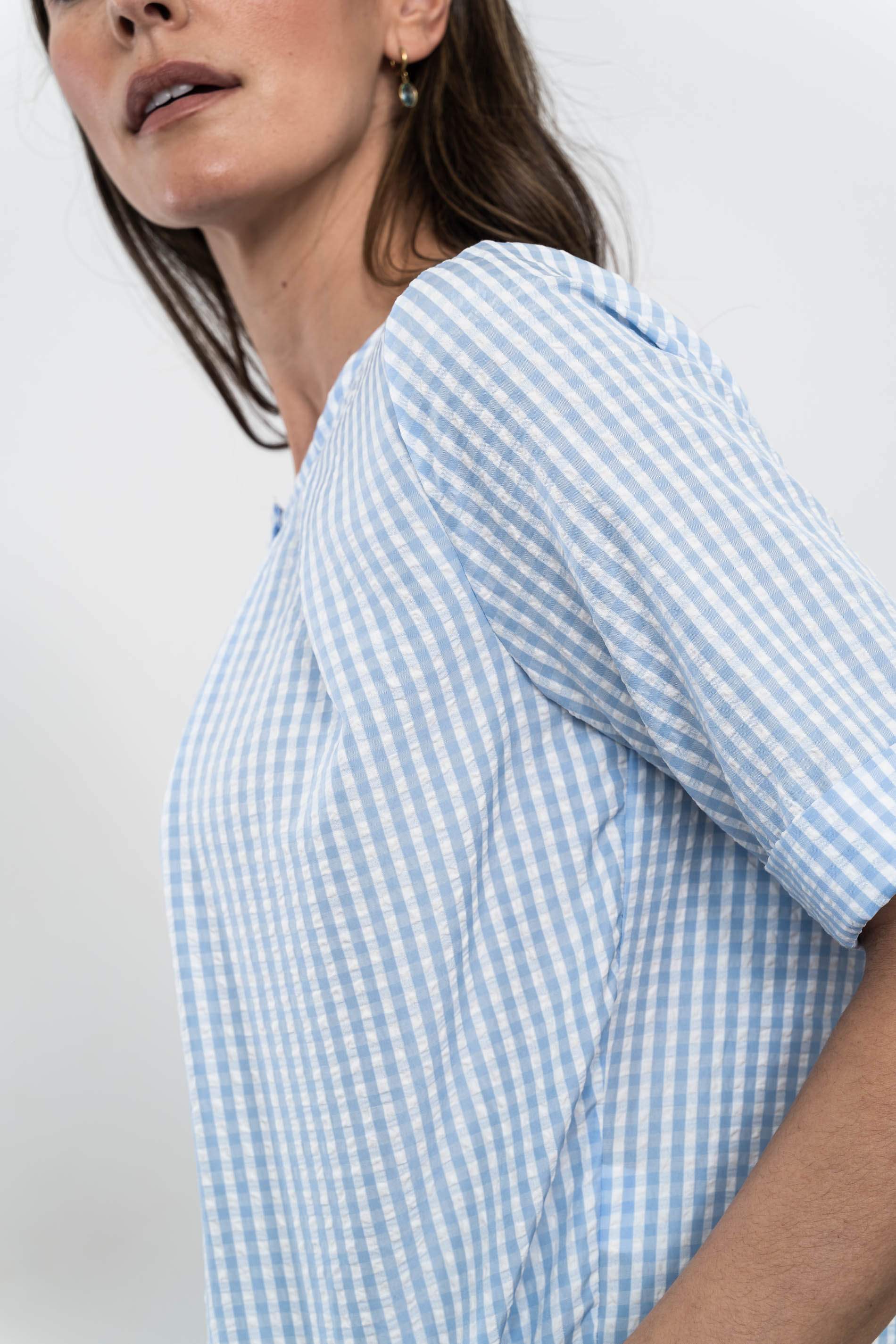 BLUSA TABLAS BOTONES CUADRITOS CELESTE