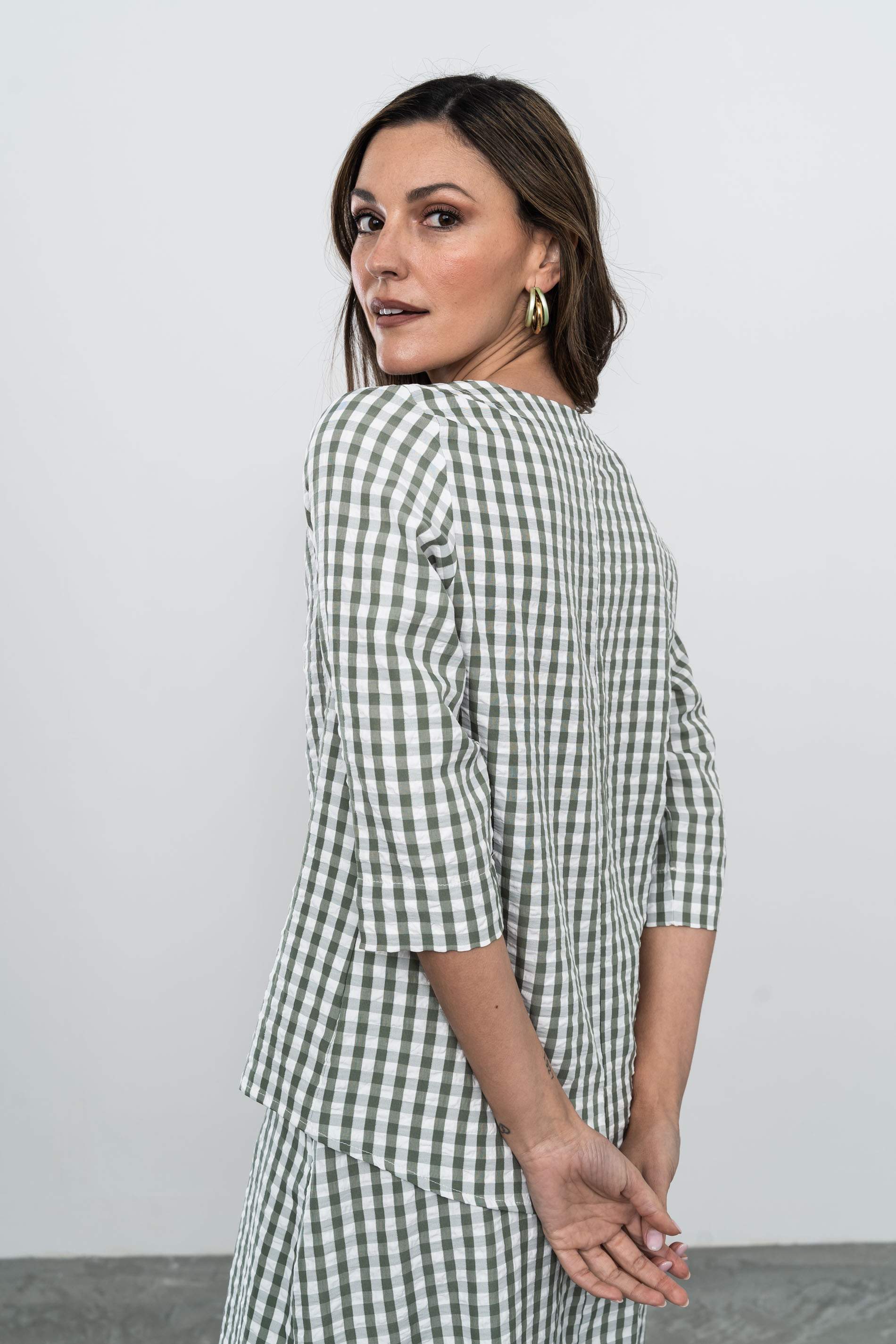 BLUSA CUELLO UVE CUADROS KAKI