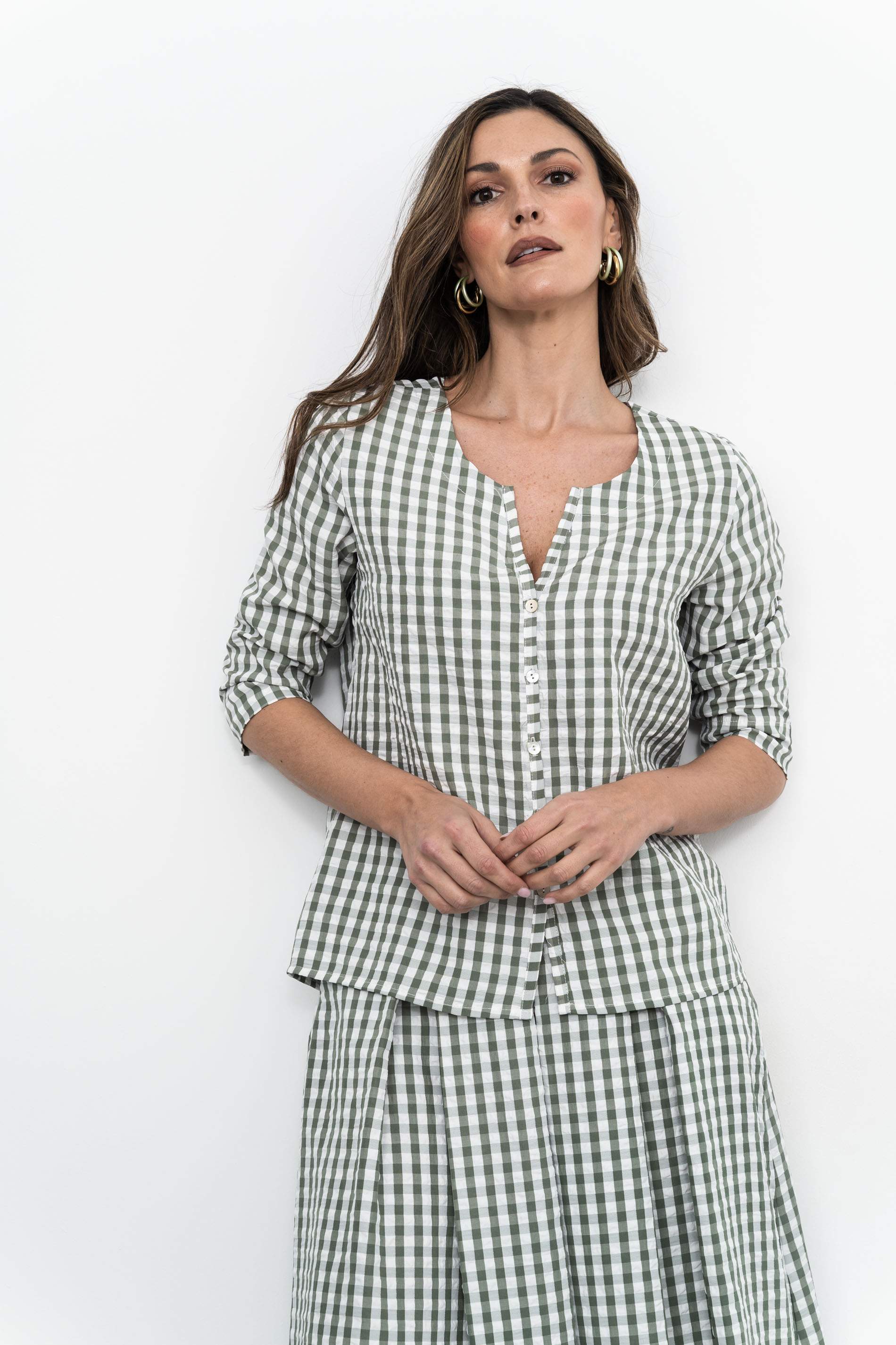 BLUSA CUELLO UVE CUADROS KAKI