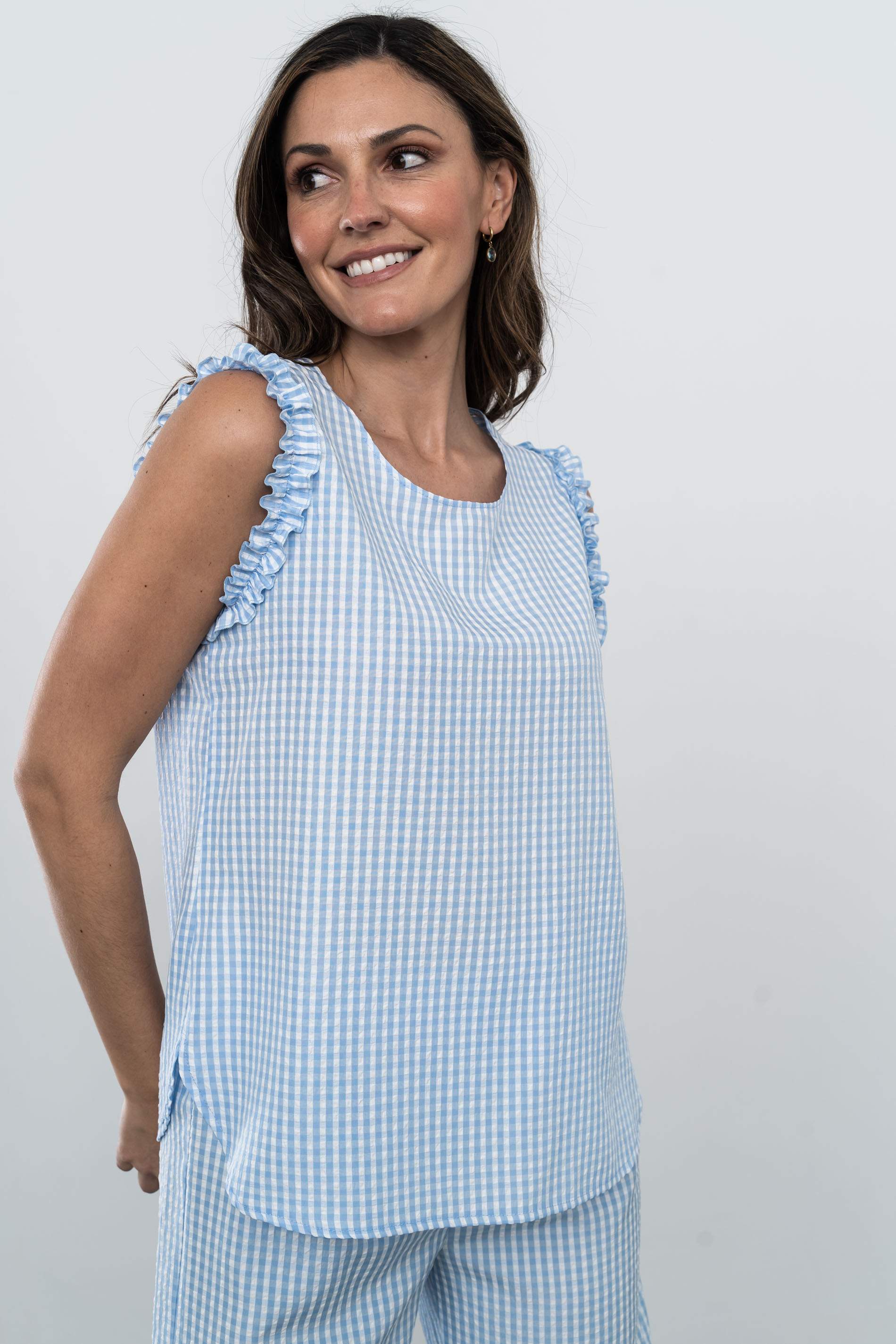 BLUSA CUADRITOS VOLANTE SISA CELESTE