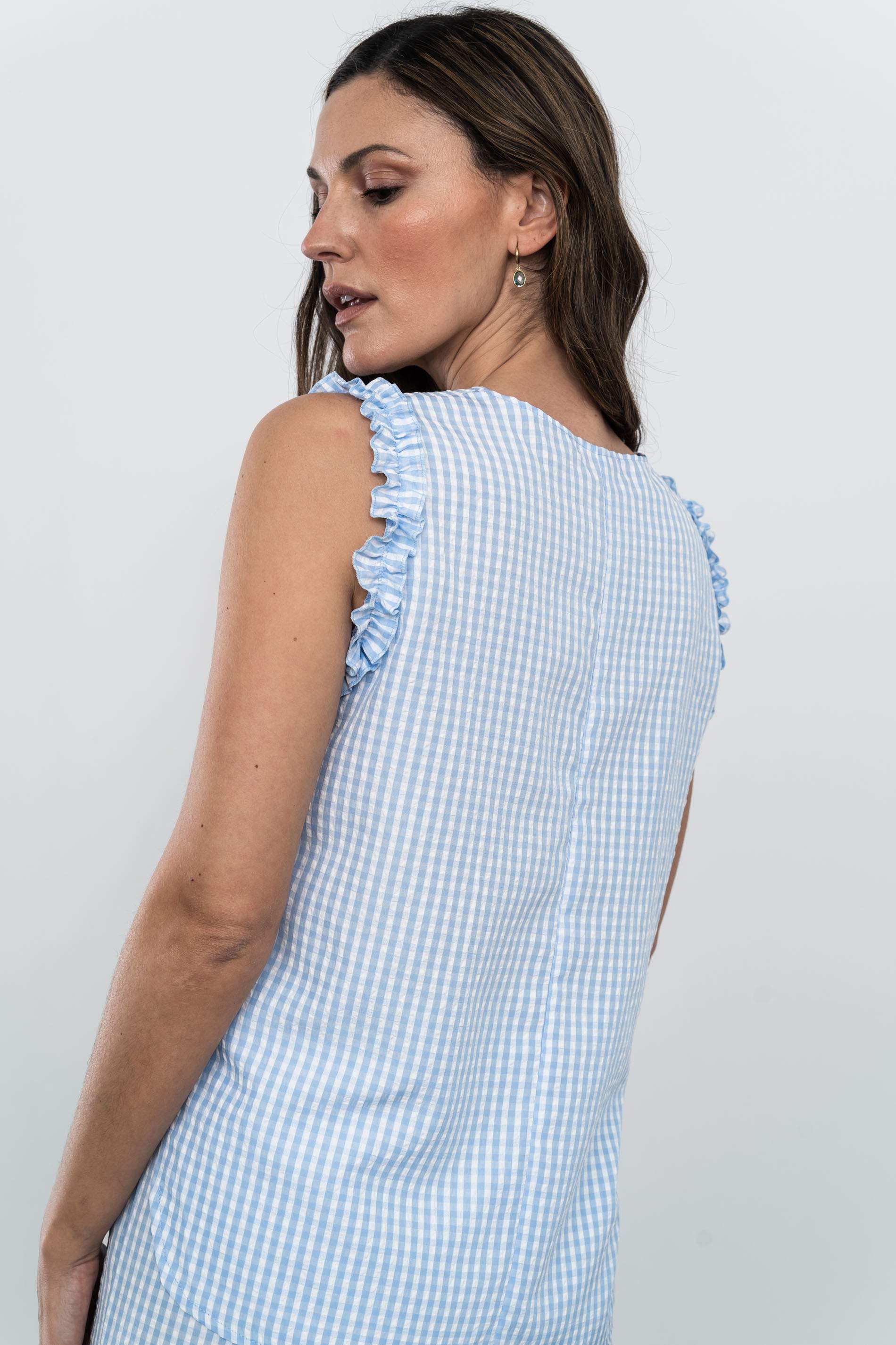 BLUSA CUADRITOS VOLANTE SISA CELESTE