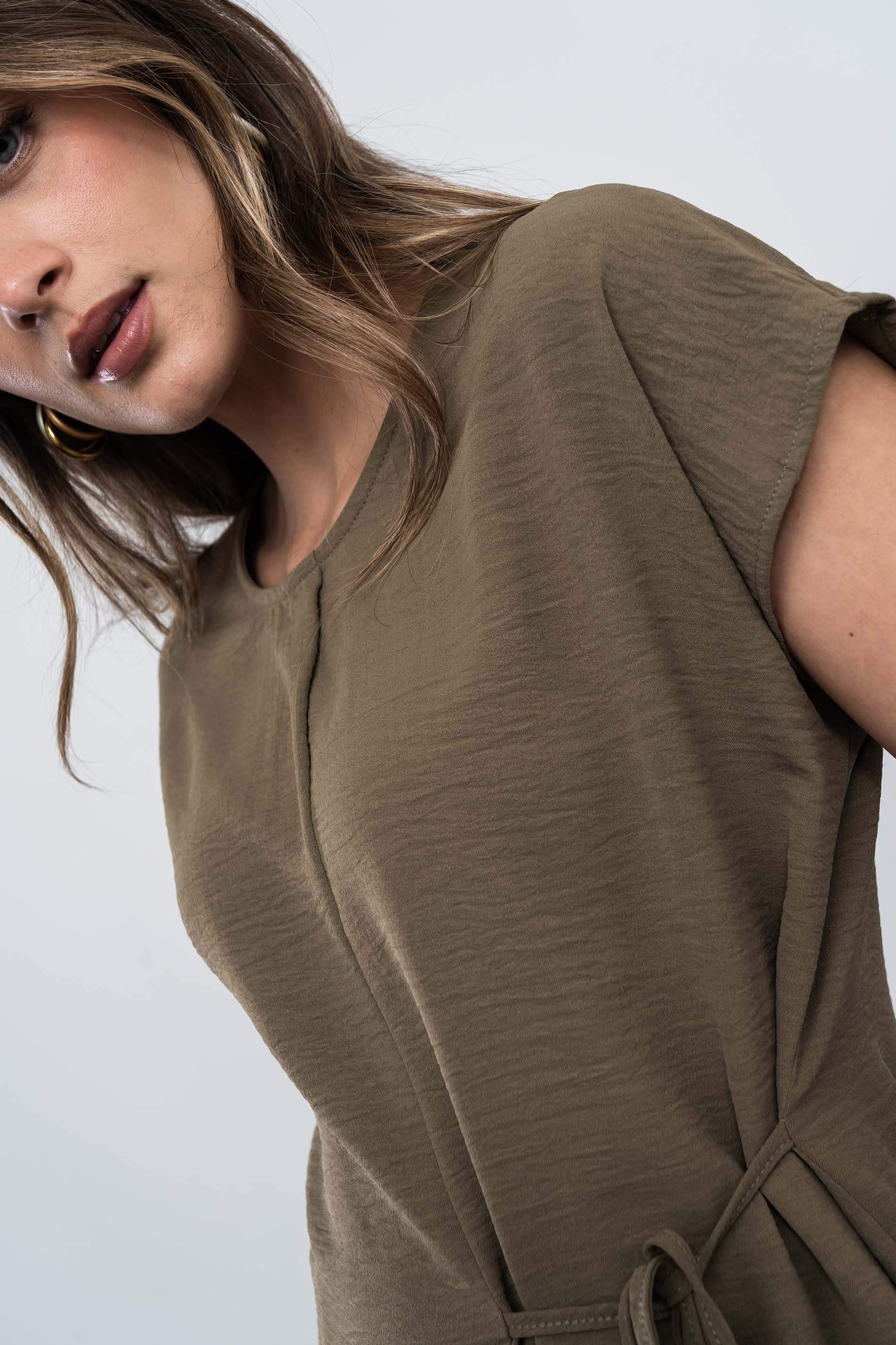 BLUSA CORDÓN LATERAL KAKI