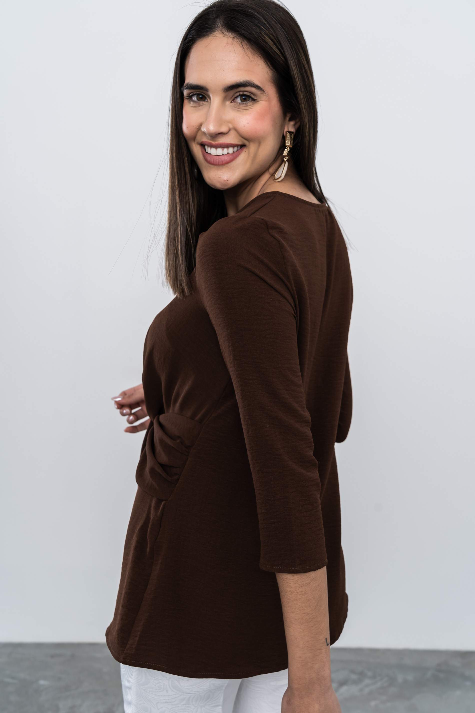 BLUSÓN RECOGIDO LATERAL CHOCOLATE