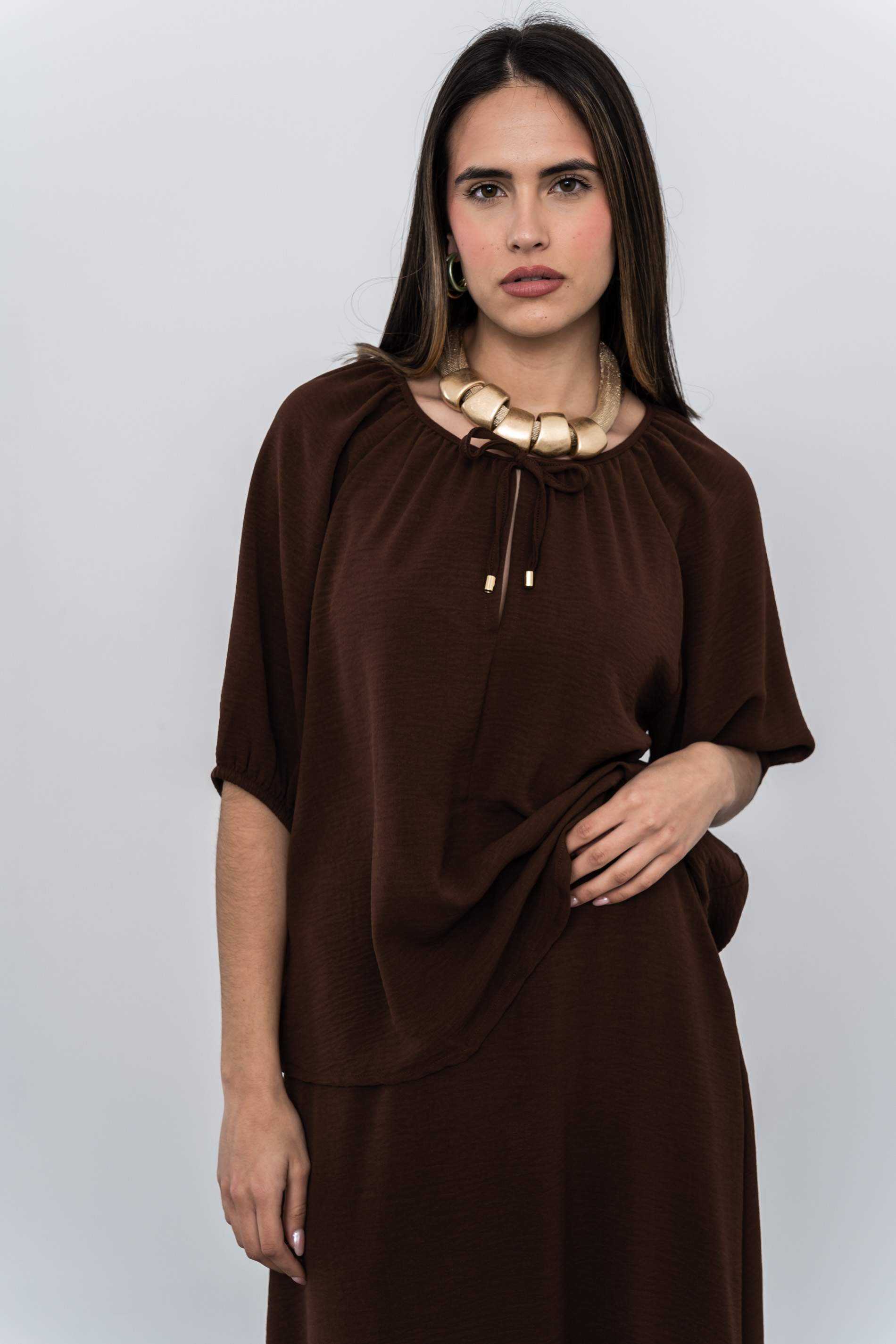 BLUSA FRUNCES LACITO CHOCOLATE