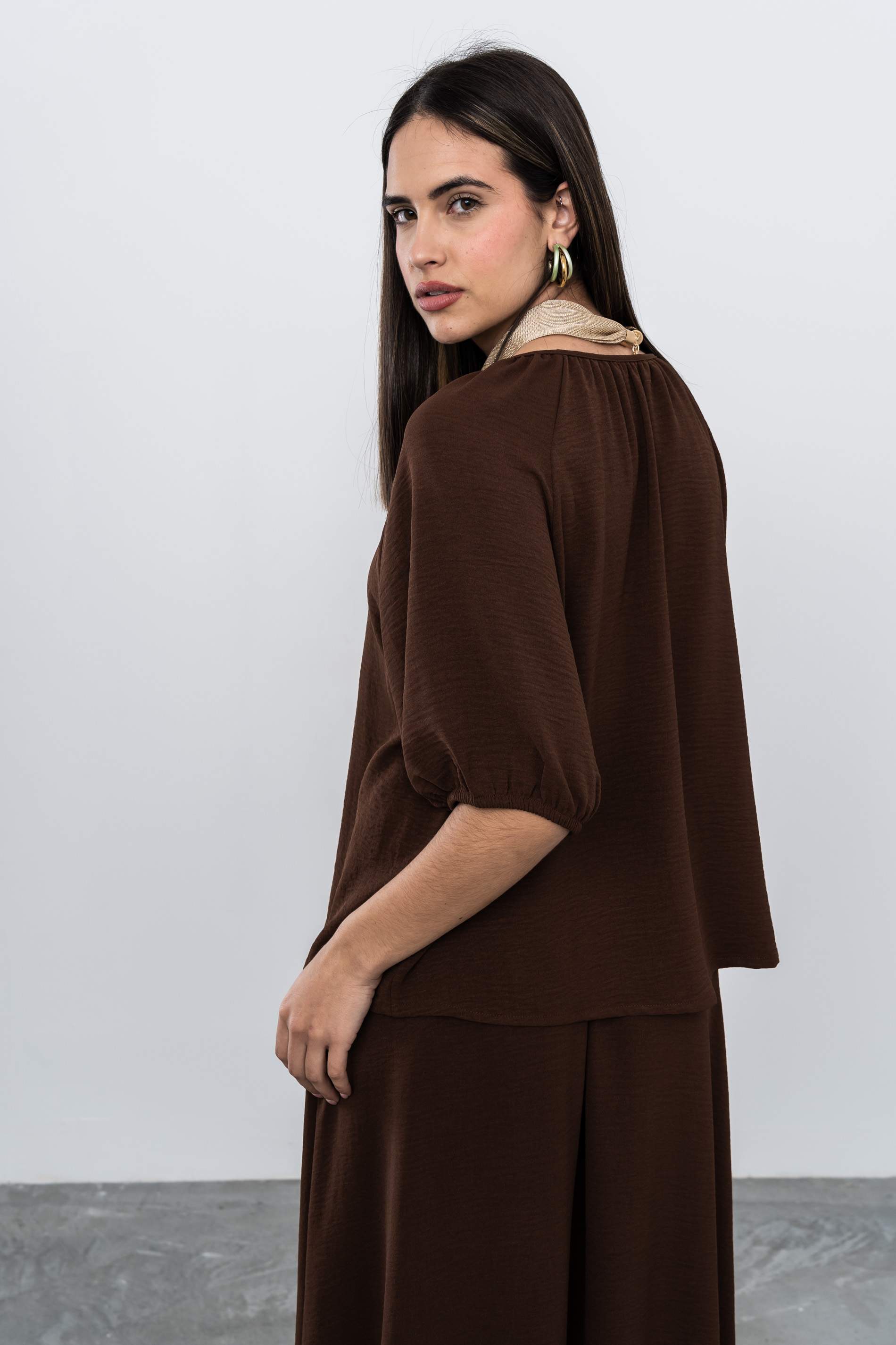 BLUSA FRUNCES LACITO CHOCOLATE