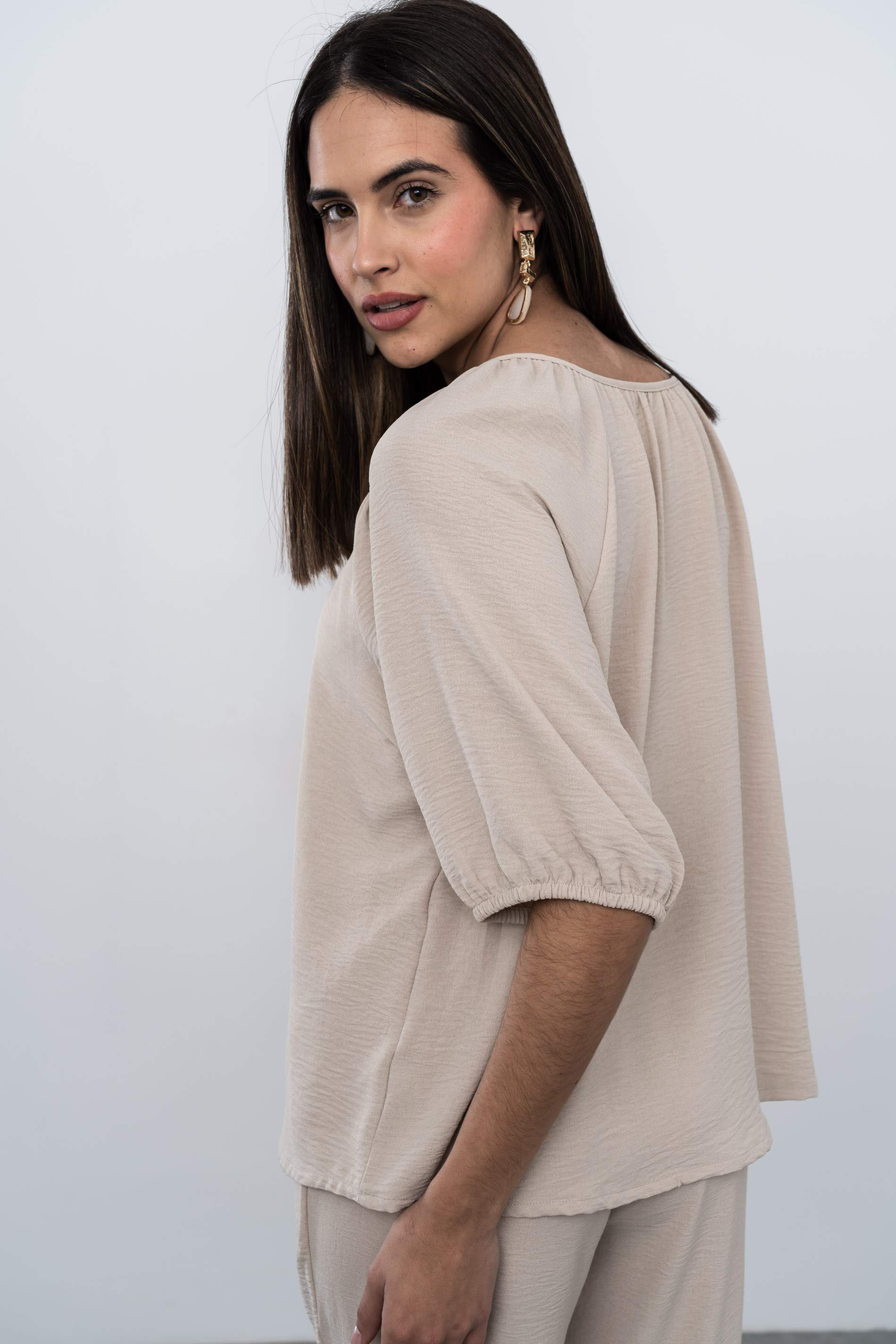 BLUSA FRUNCES LACITO ARENA