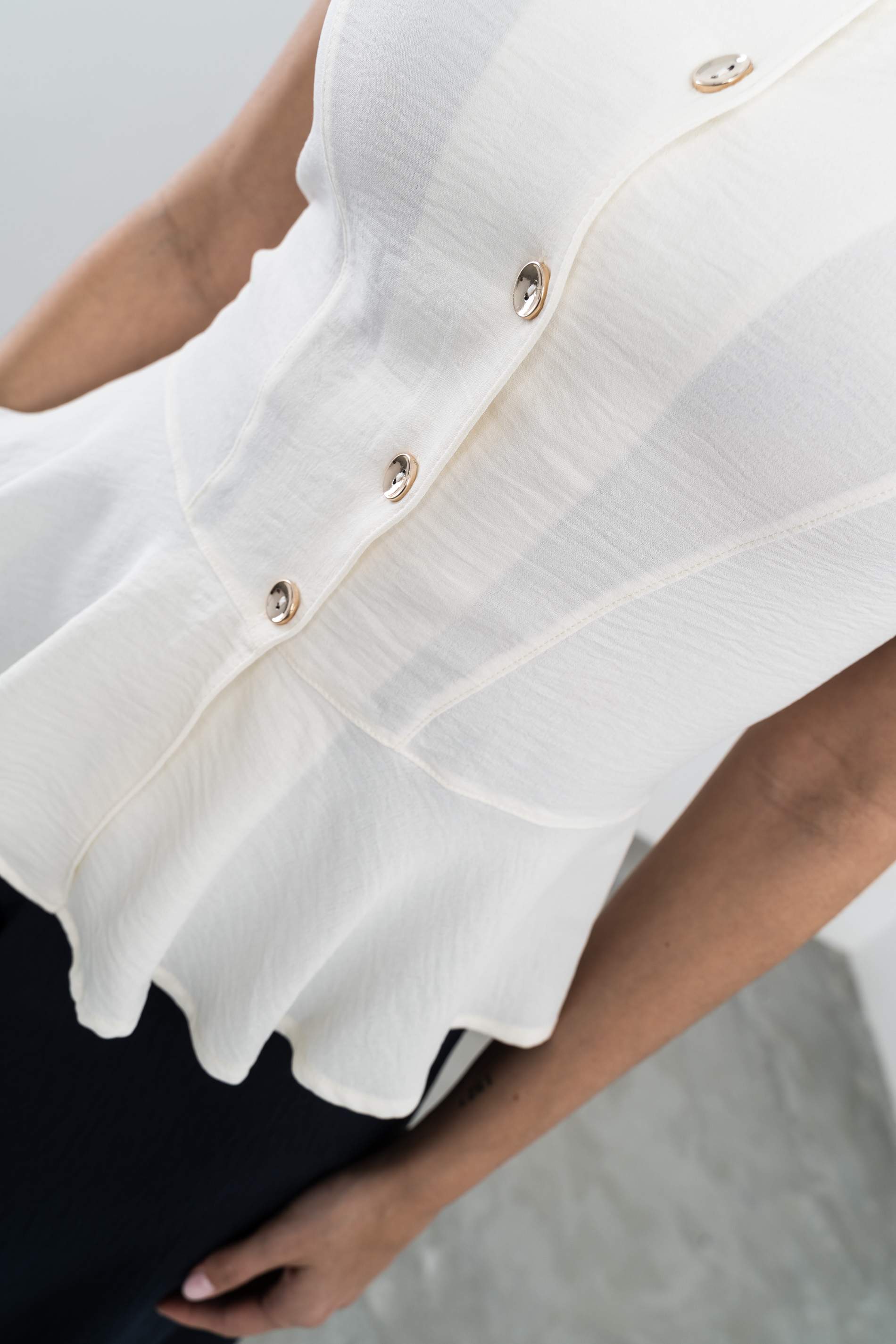 BLUSA BOTONES CAPA MARFIL