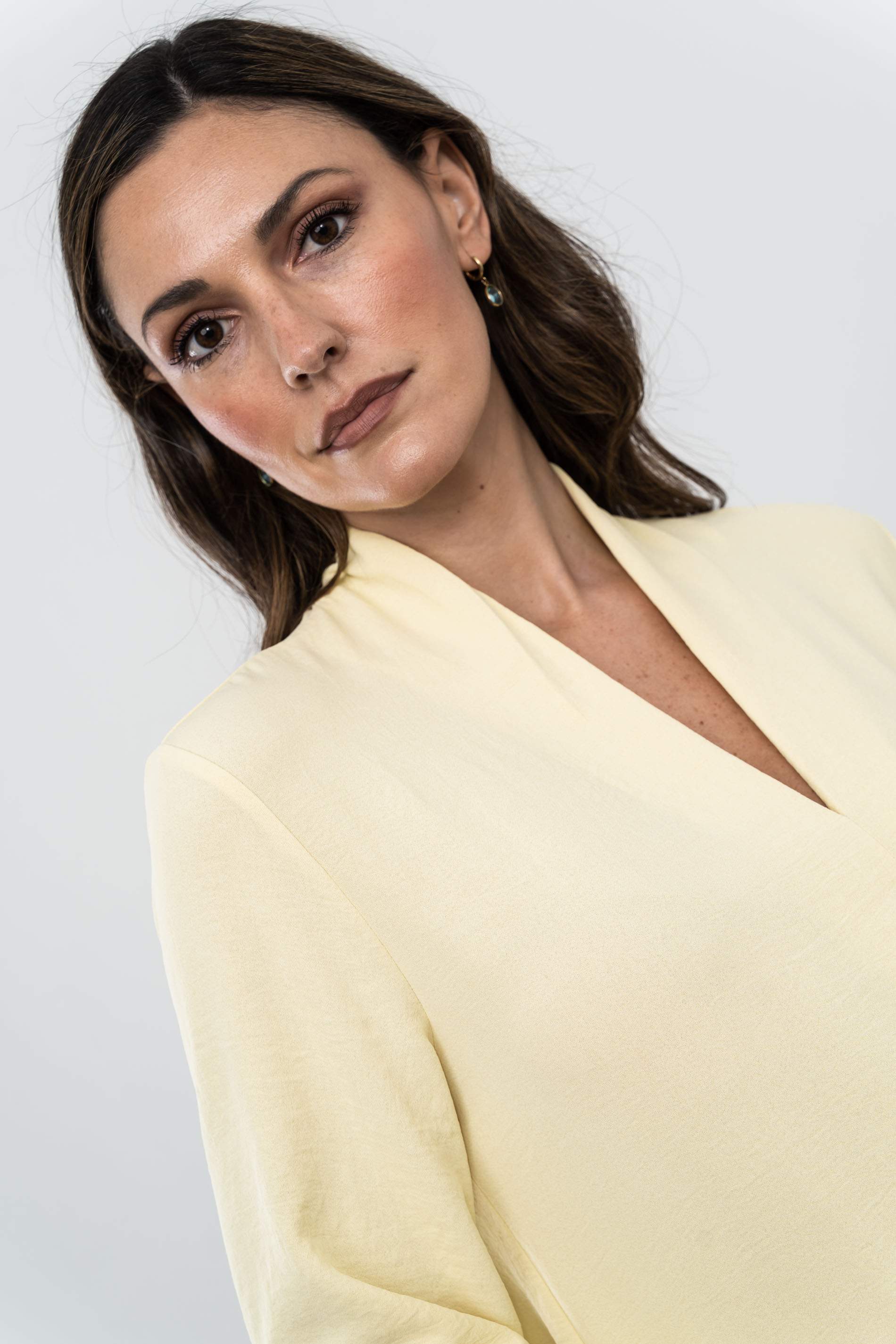 VESTIDO FUELLE LISO VAINILLA