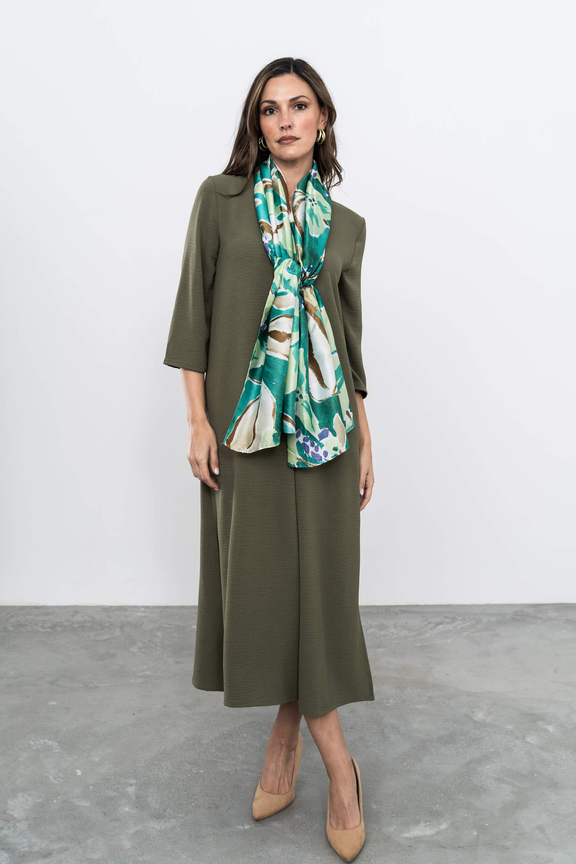 VESTIDO FUELLE LISO KAKI