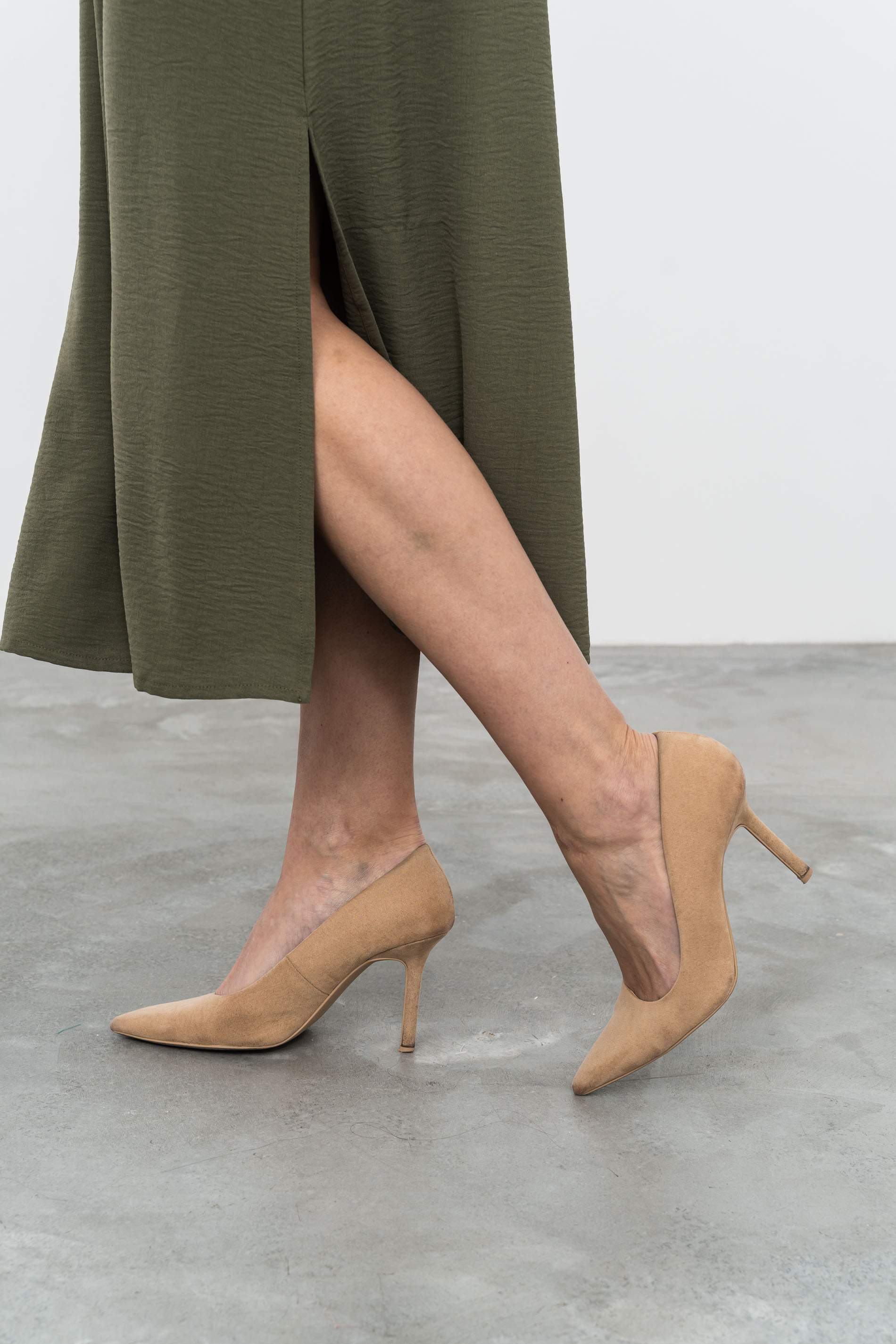 VESTIDO FUELLE LISO KAKI