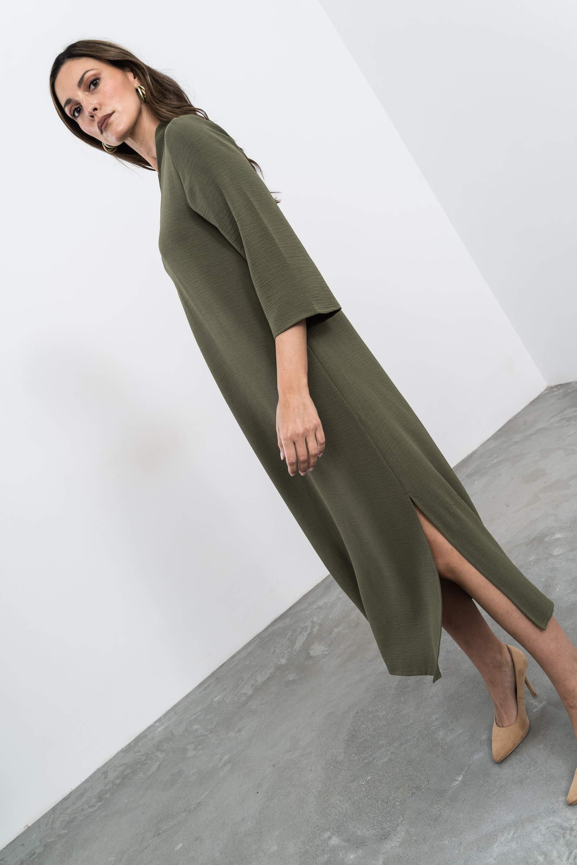 VESTIDO FUELLE LISO KAKI