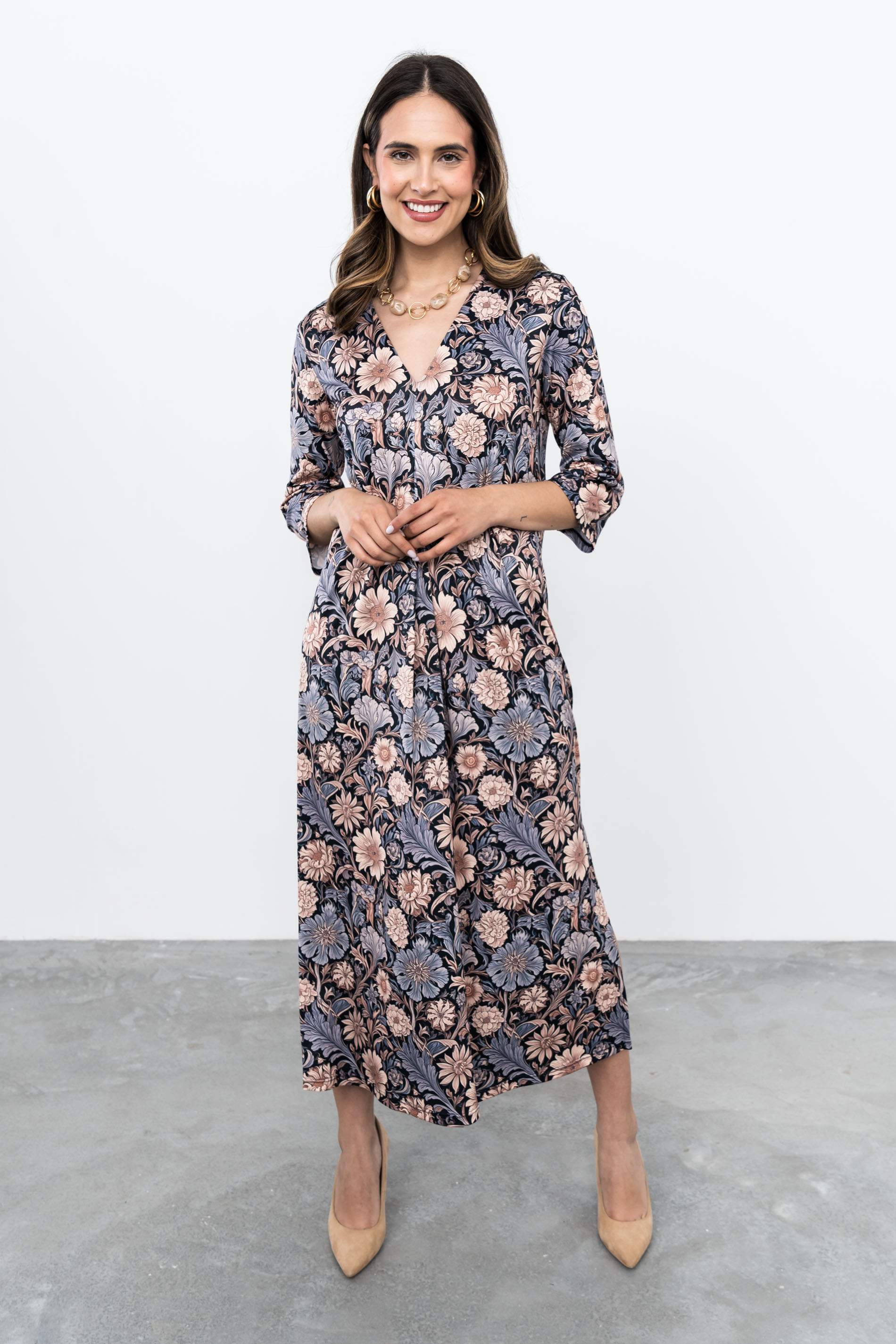 VESTIDO FUELLE CUELLO PICO FLORAL