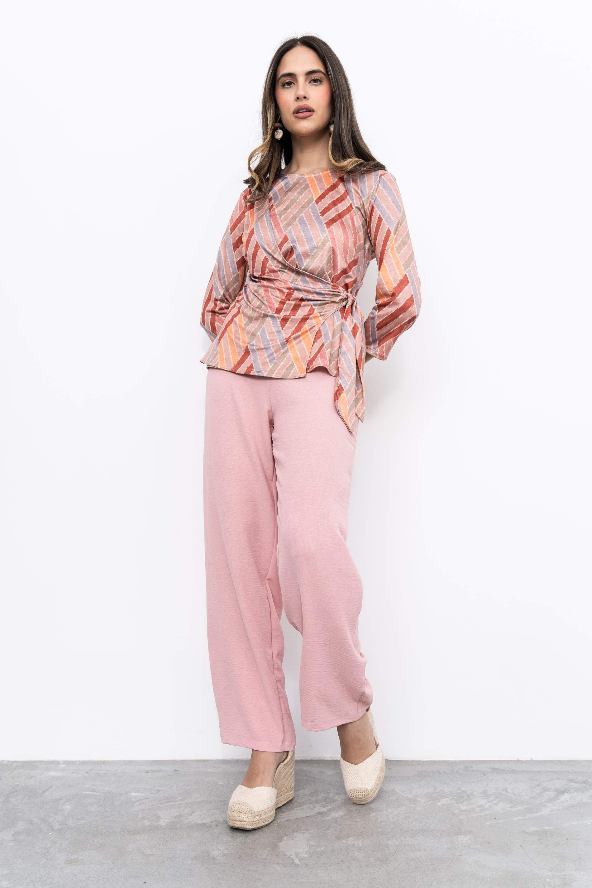 CAMISETA NUDO ENREJADO