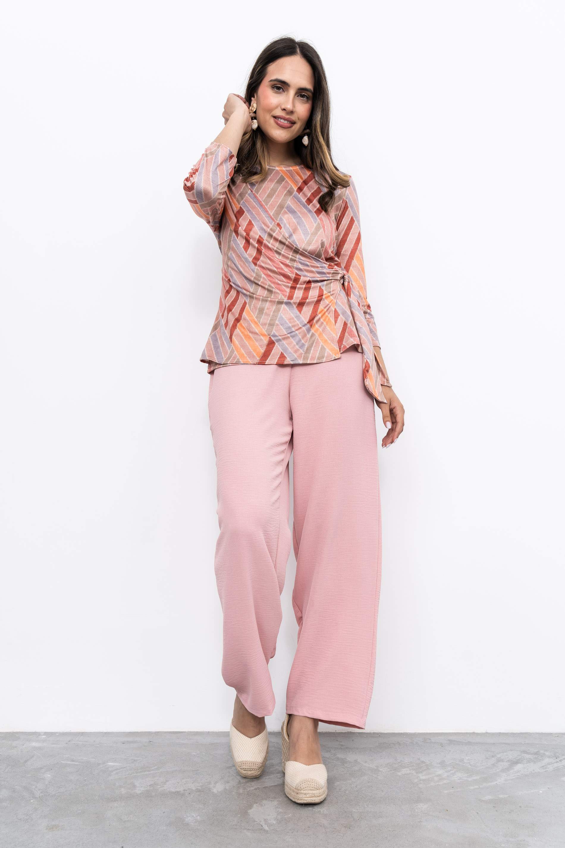 CAMISETA NUDO ENREJADO