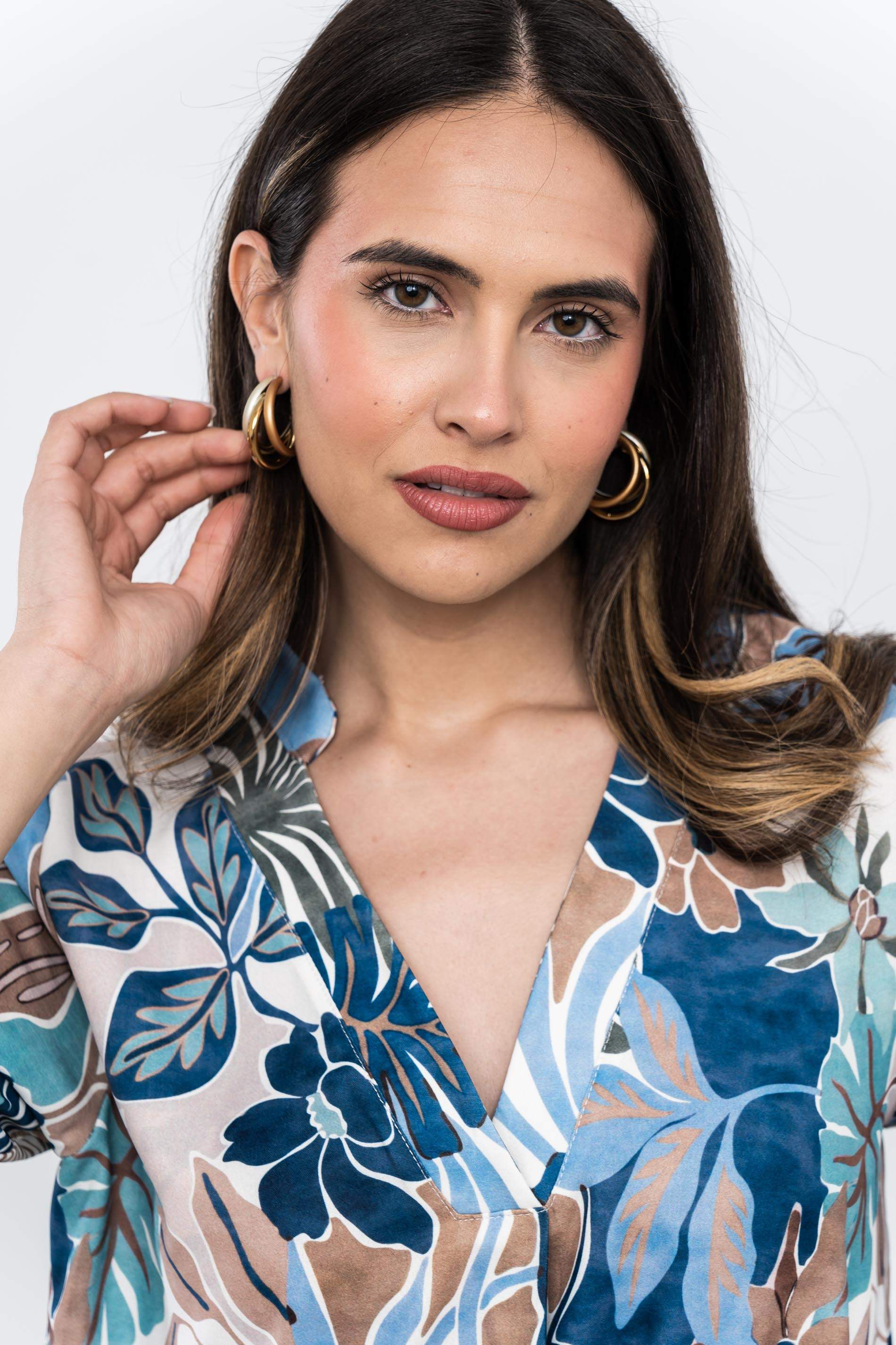 VESTIDO CUELLO TIRA HOJAS