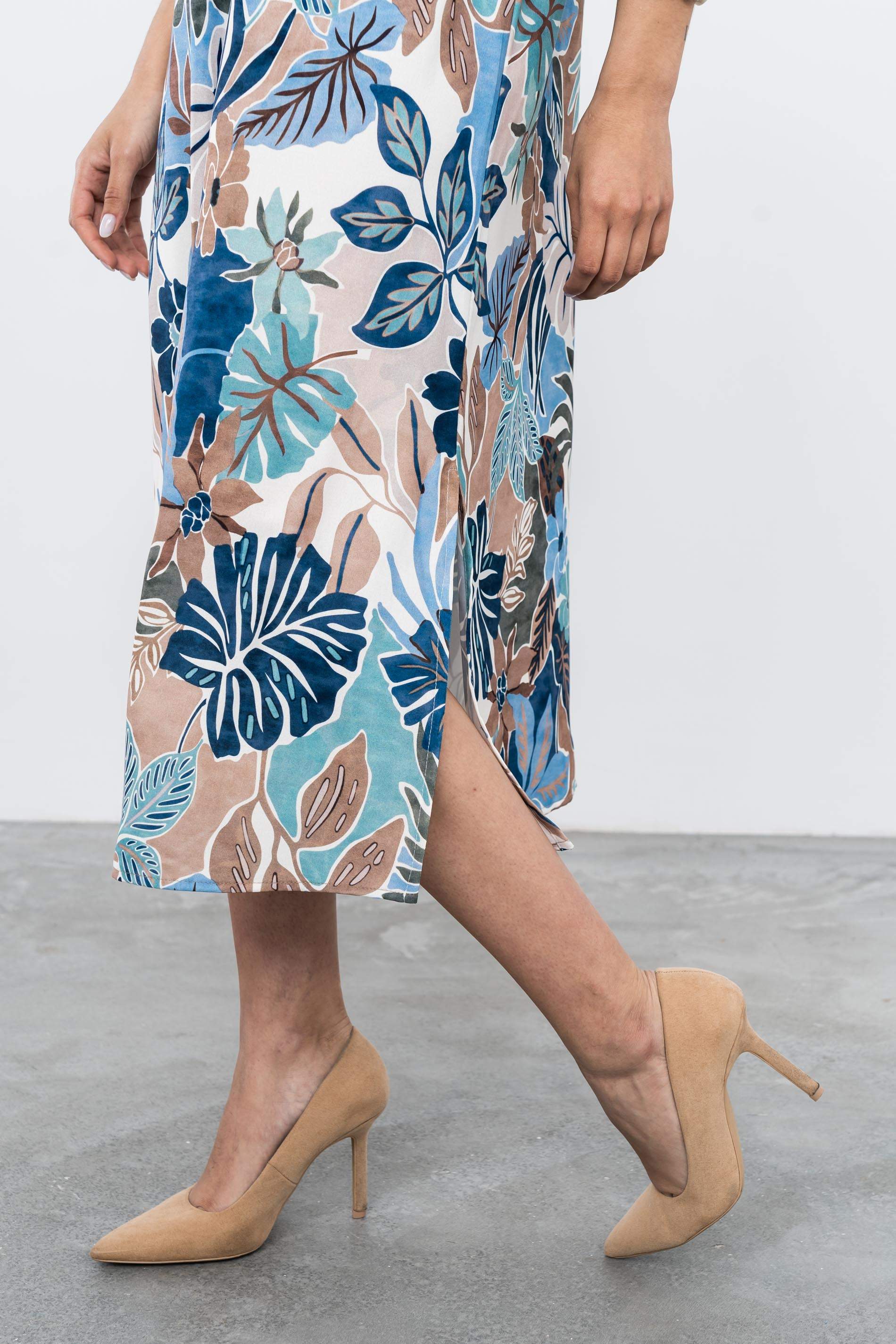 VESTIDO CUELLO TIRA HOJAS