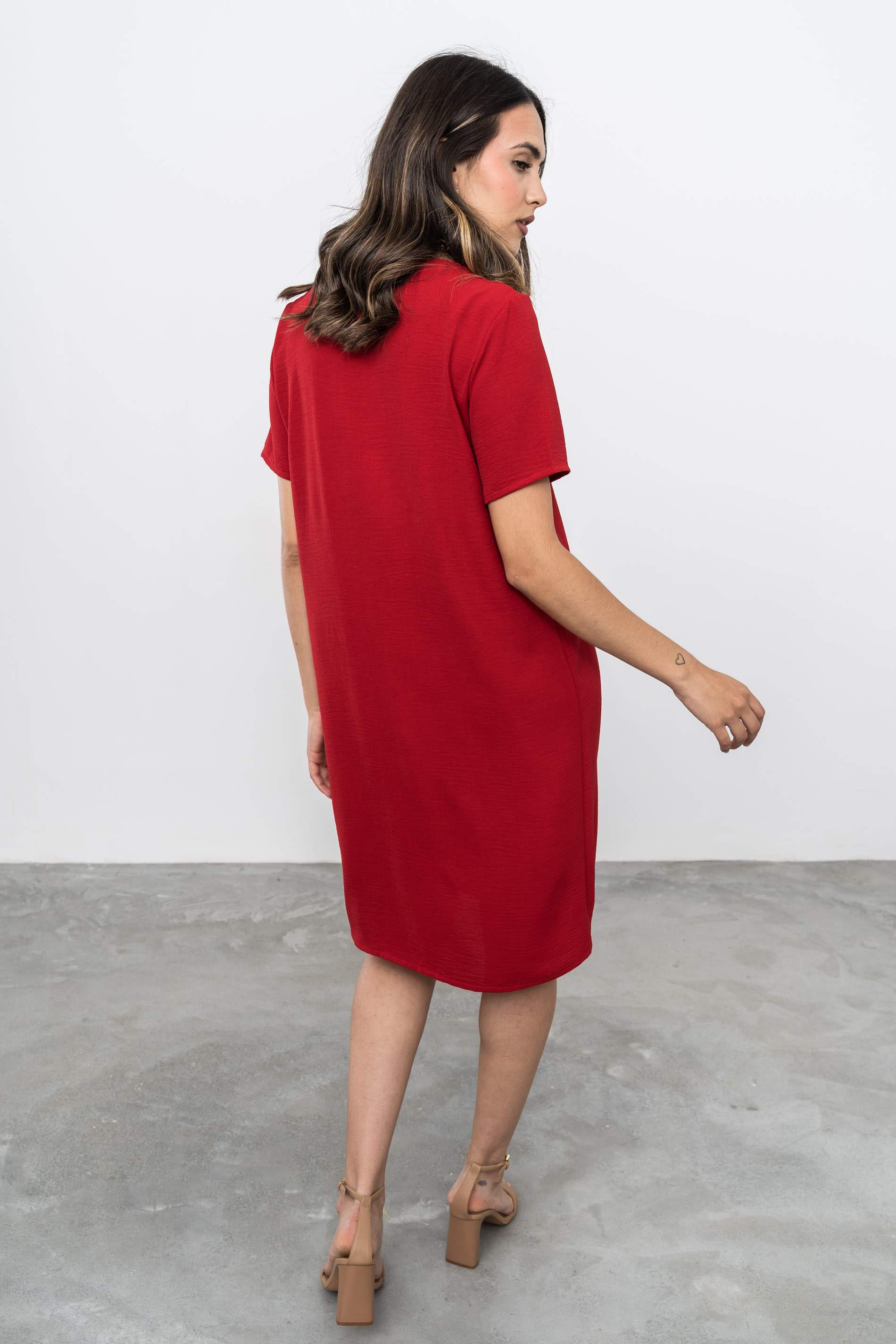 VESTIDO CUELLO UVE ROJO