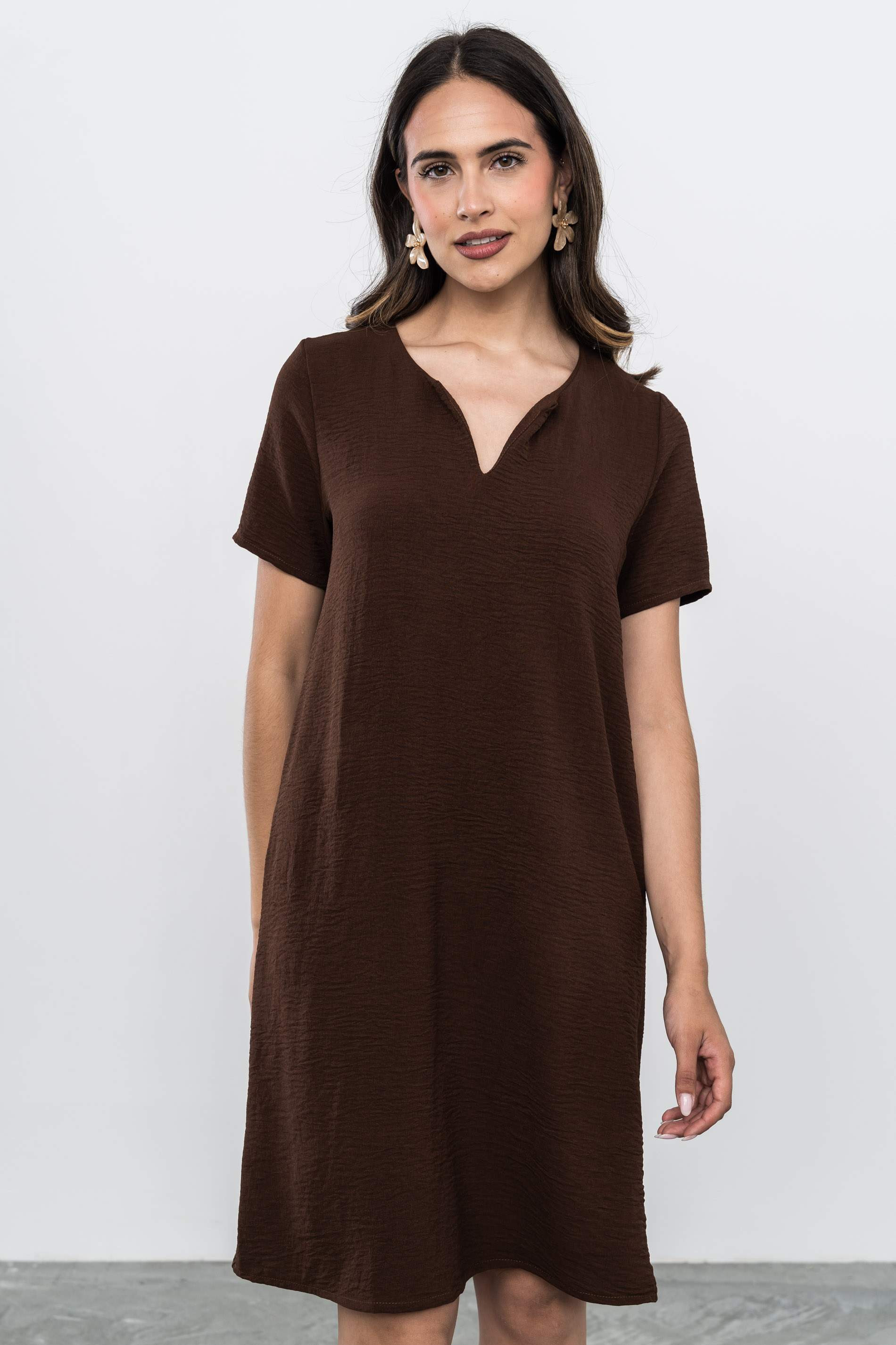 VESTIDO CUELLO UVE CHOCOLATE