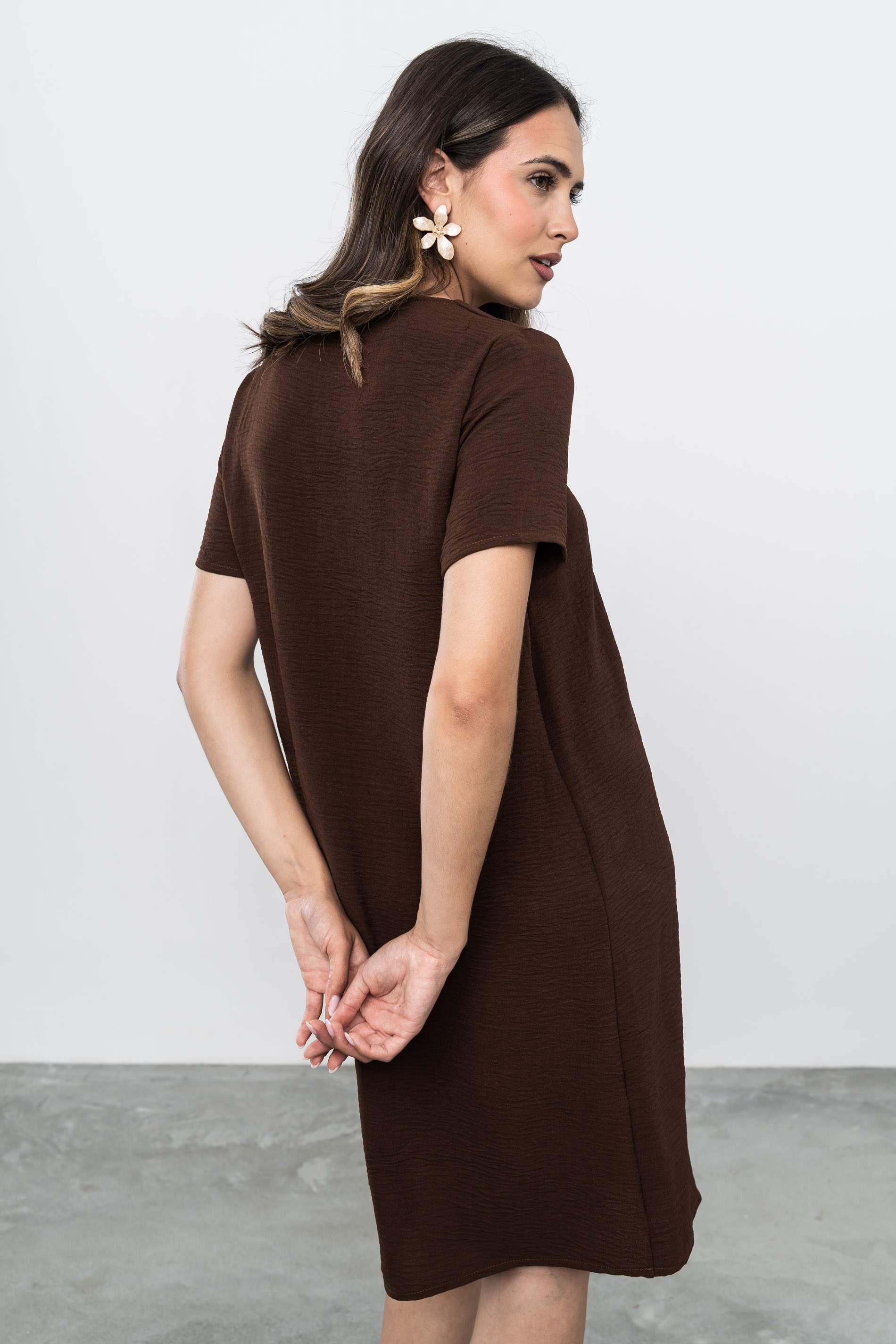 VESTIDO CUELLO UVE CHOCOLATE