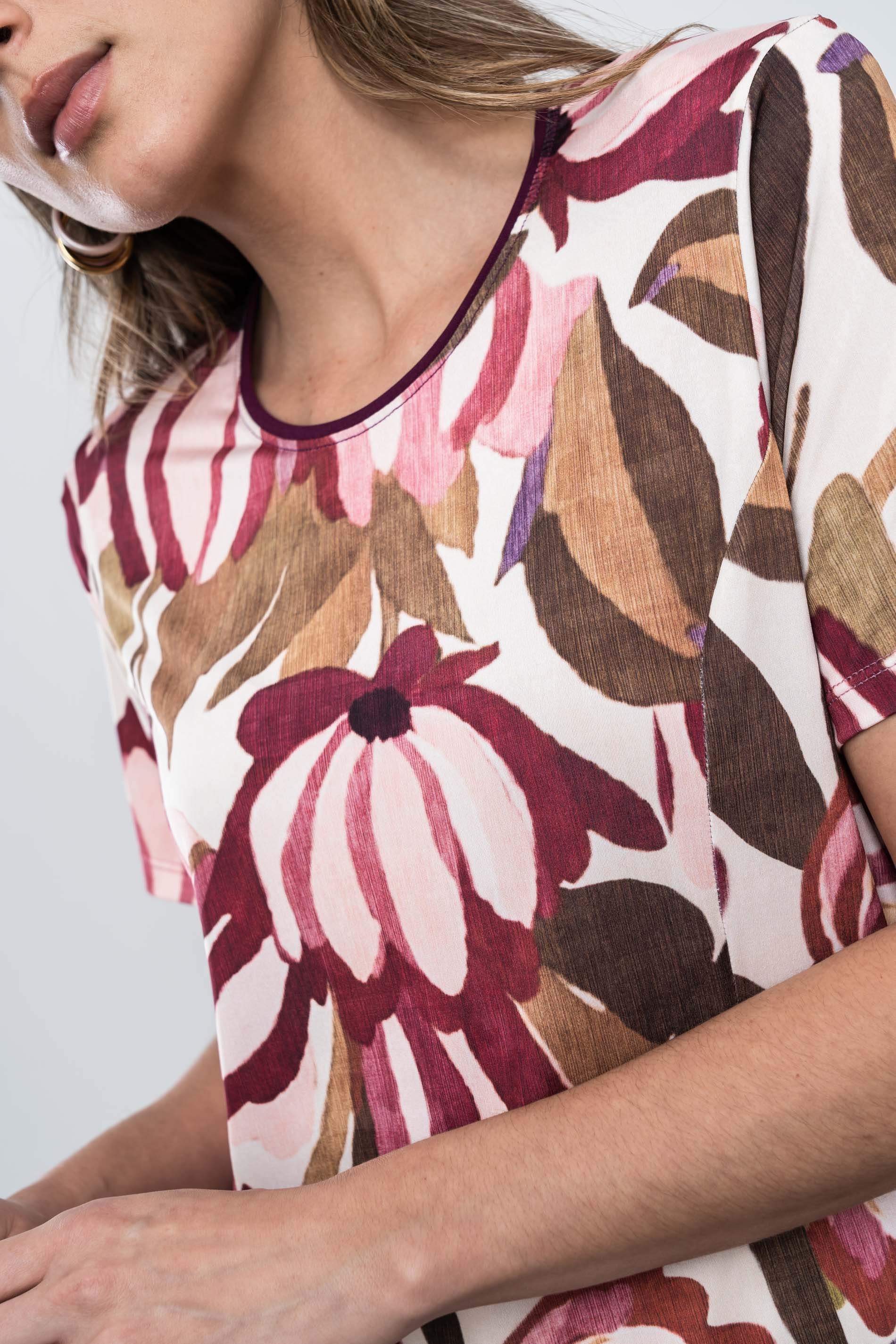 CAMISETA ABERTURAS FLORAL