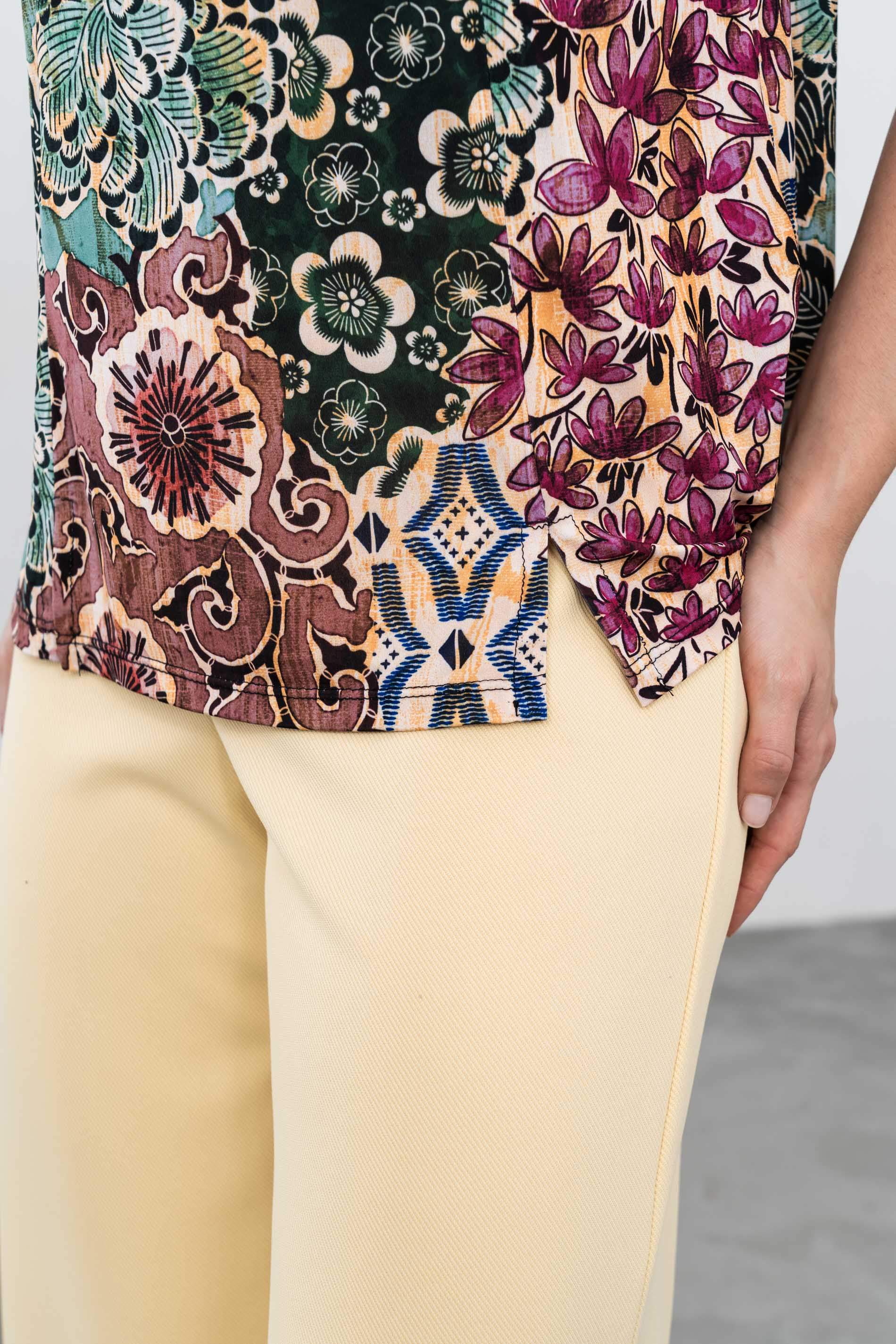 CAMISETA ABERTURAS FLORES 