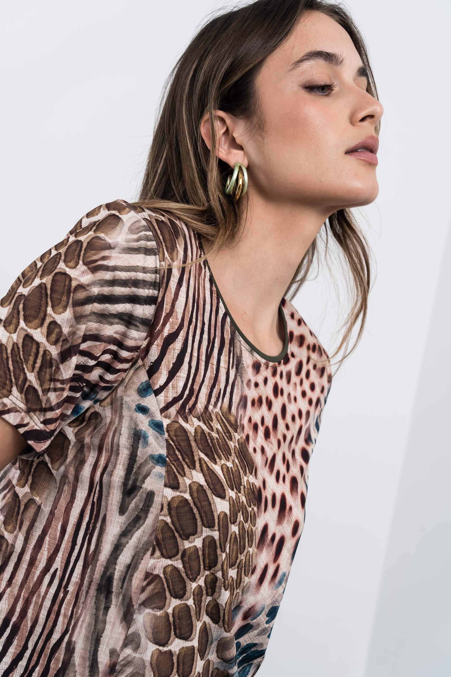 CAMISETA ABERTURAS ANIMAL