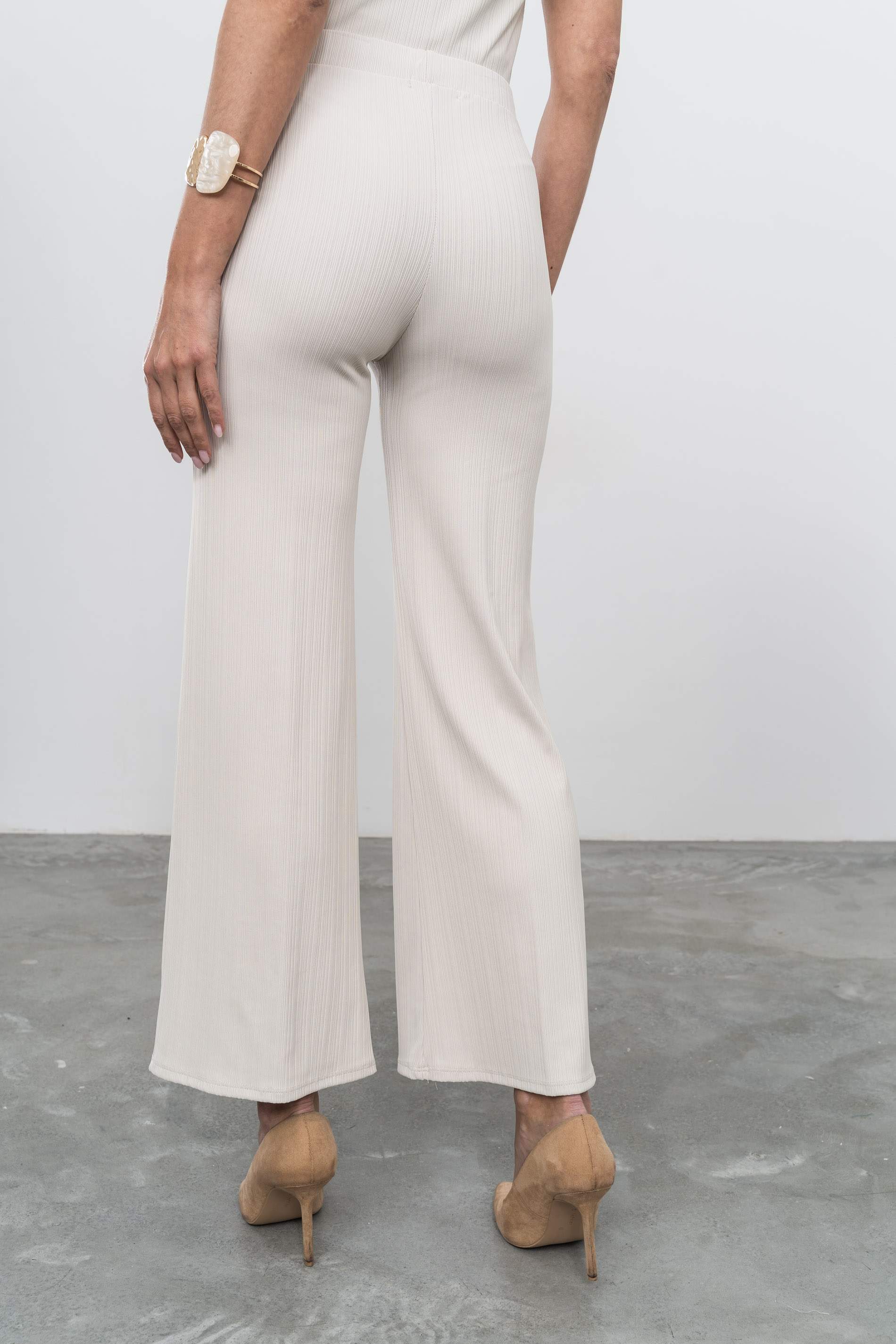 PANTALÓN FLUIDO TEXTURA BEIGE