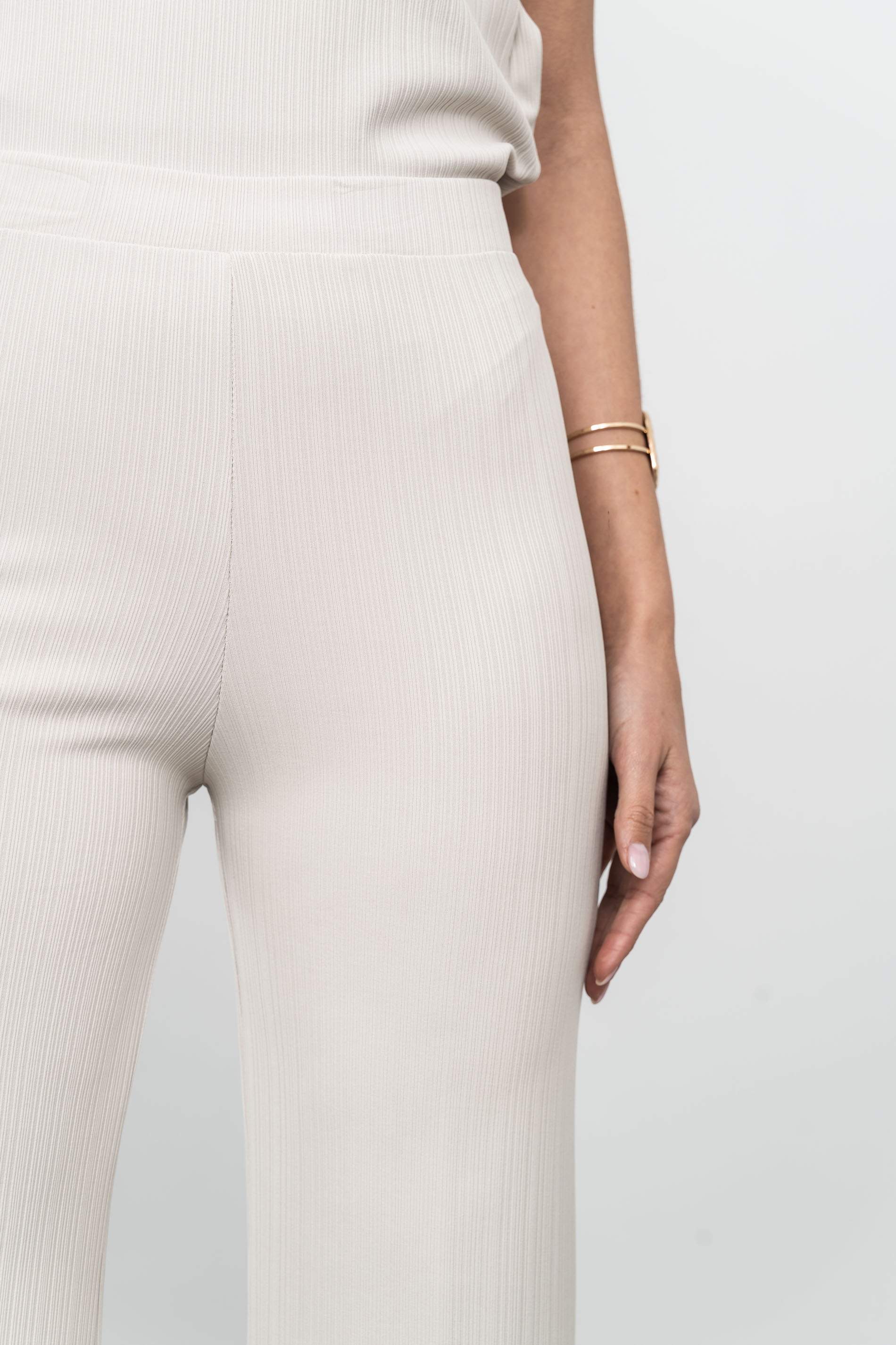 PANTALÓN FLUIDO TEXTURA BEIGE