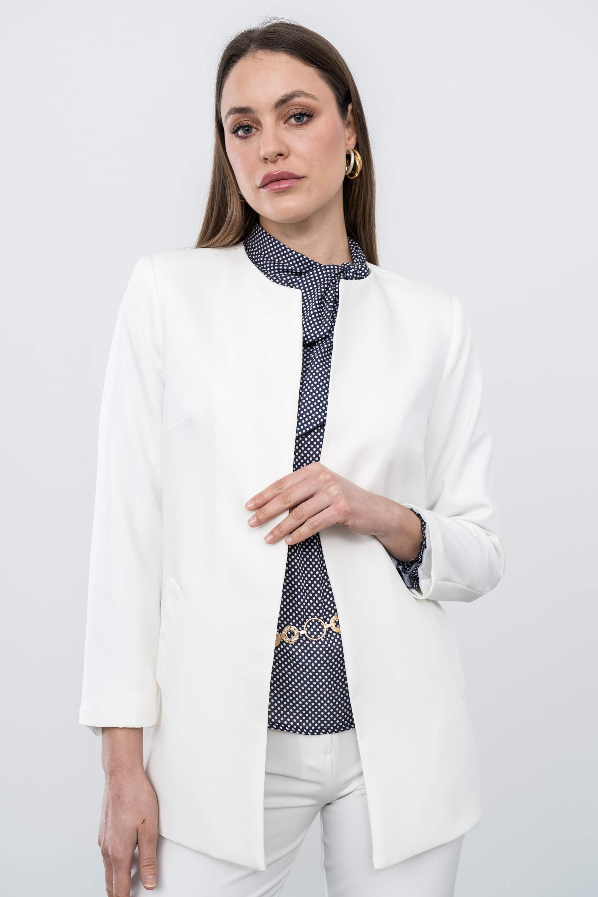 LEVITA CUELLO CAJA CRUDO