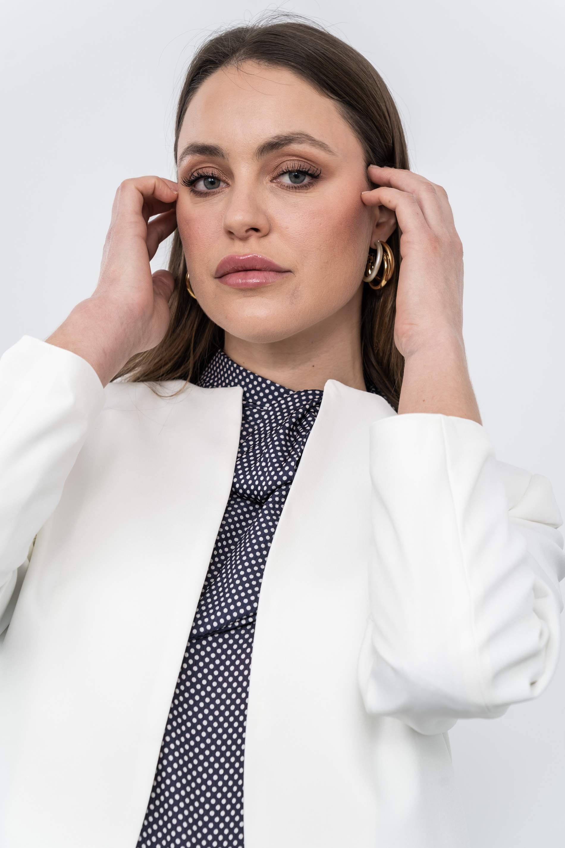 LEVITA CUELLO CAJA CRUDO