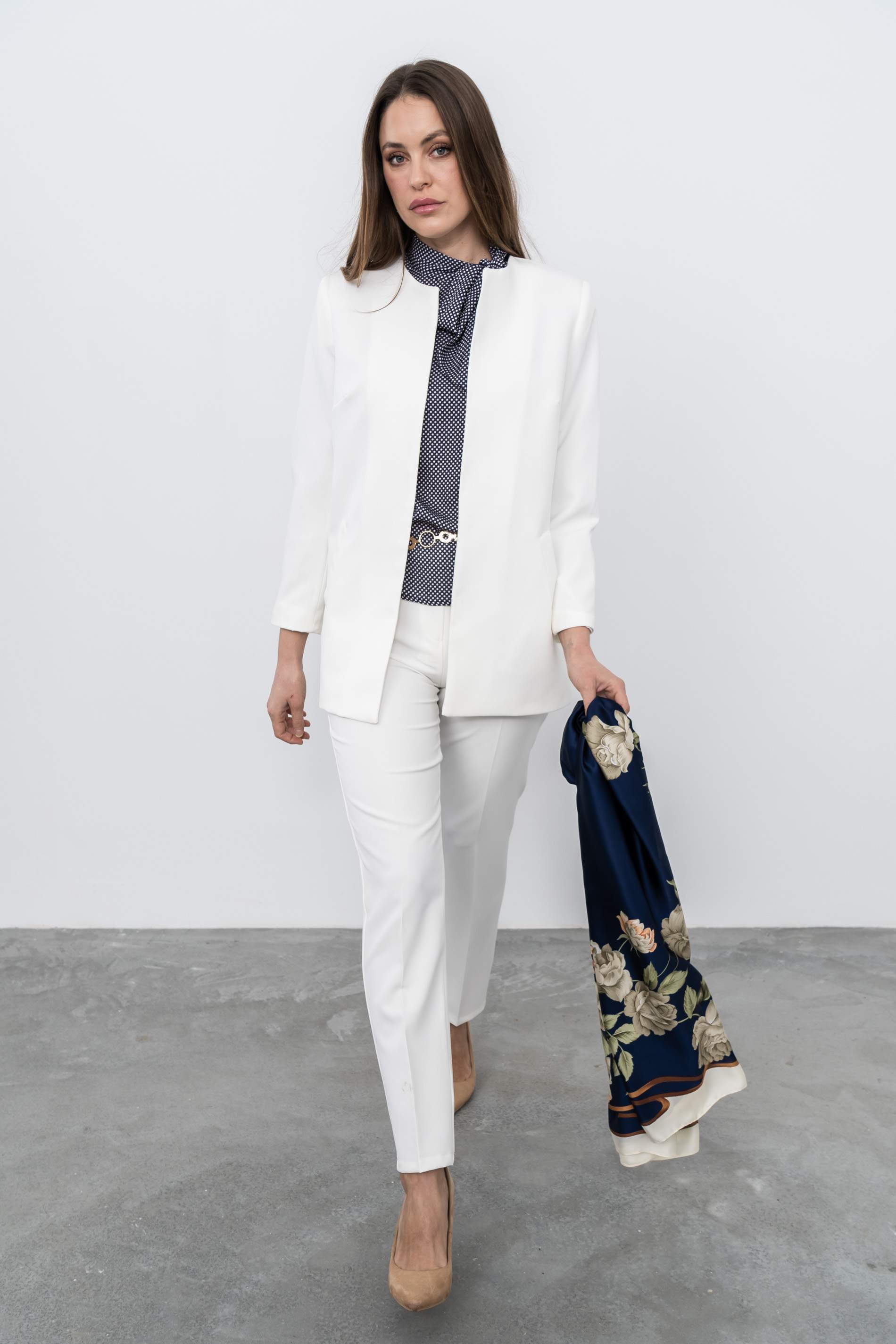 LEVITA CUELLO CAJA CRUDO