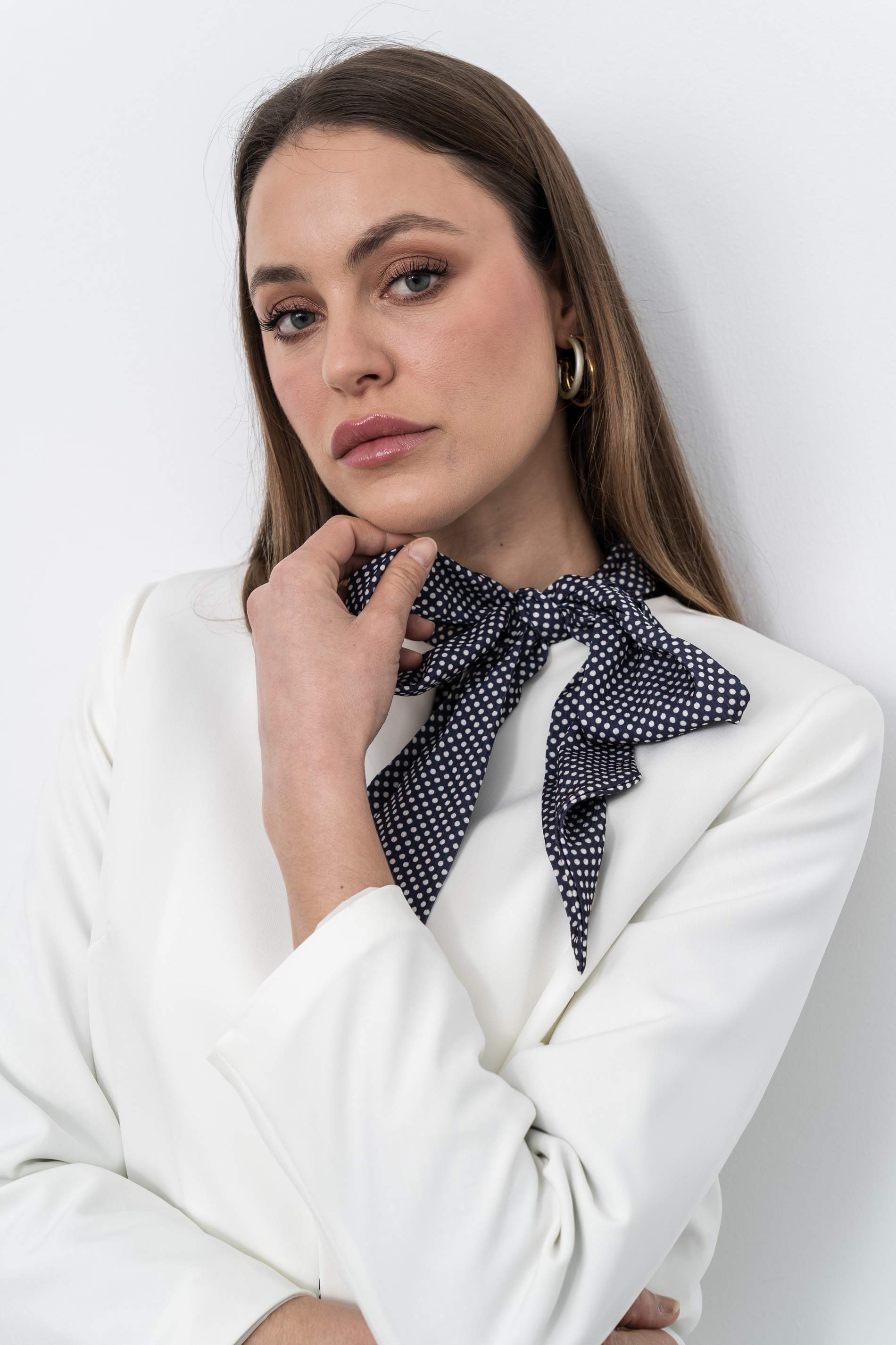 LEVITA CUELLO CAJA CRUDO