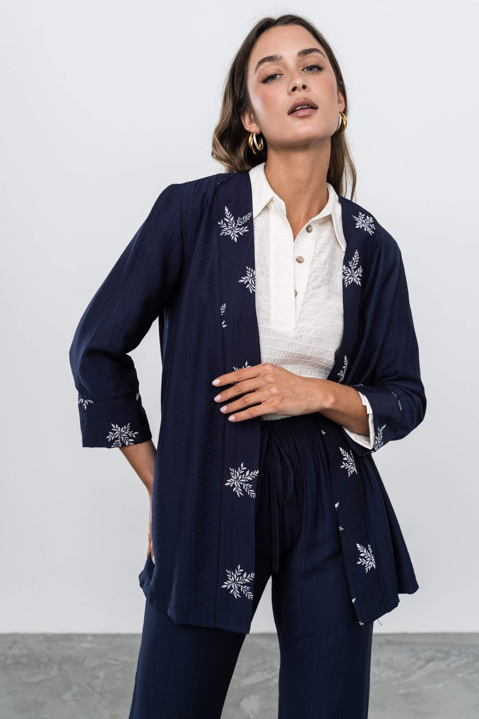 SOBRECAMISA DETALLE HOJAS MARINO